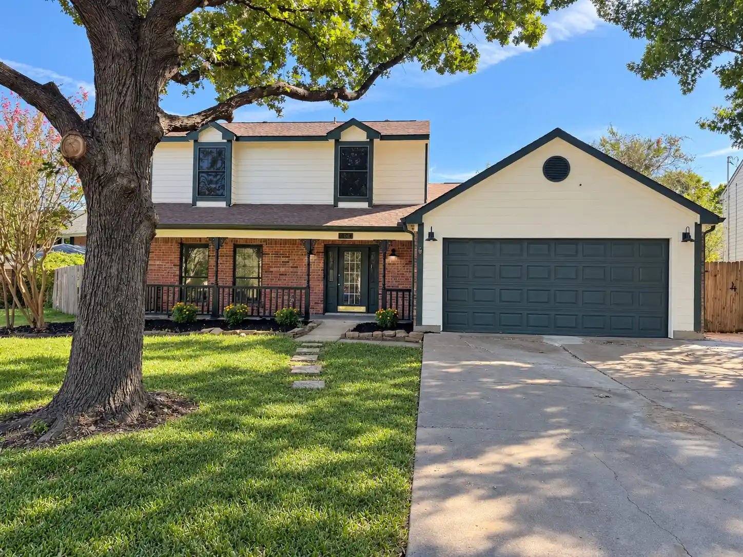Single family home for sale at 608 Valley Mills Dr, Arlington, TX 76018 | MLS# 21421662