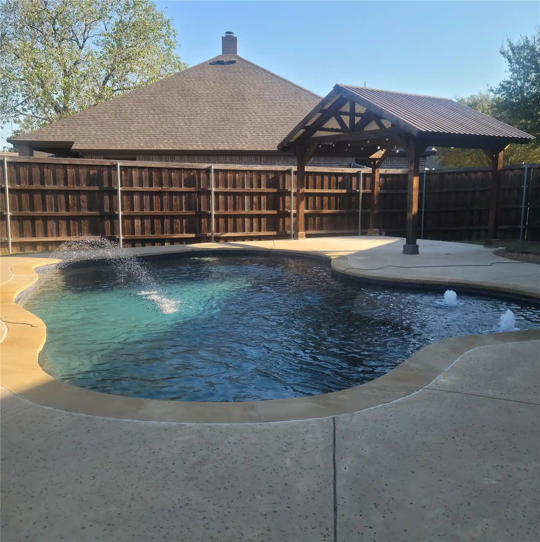 Photo 1 of Single family home for sale at 104 Aztec Ct, Waxahachie, TX 75165 | MLS# 21420943 | Listing updated on 2026-10-31
