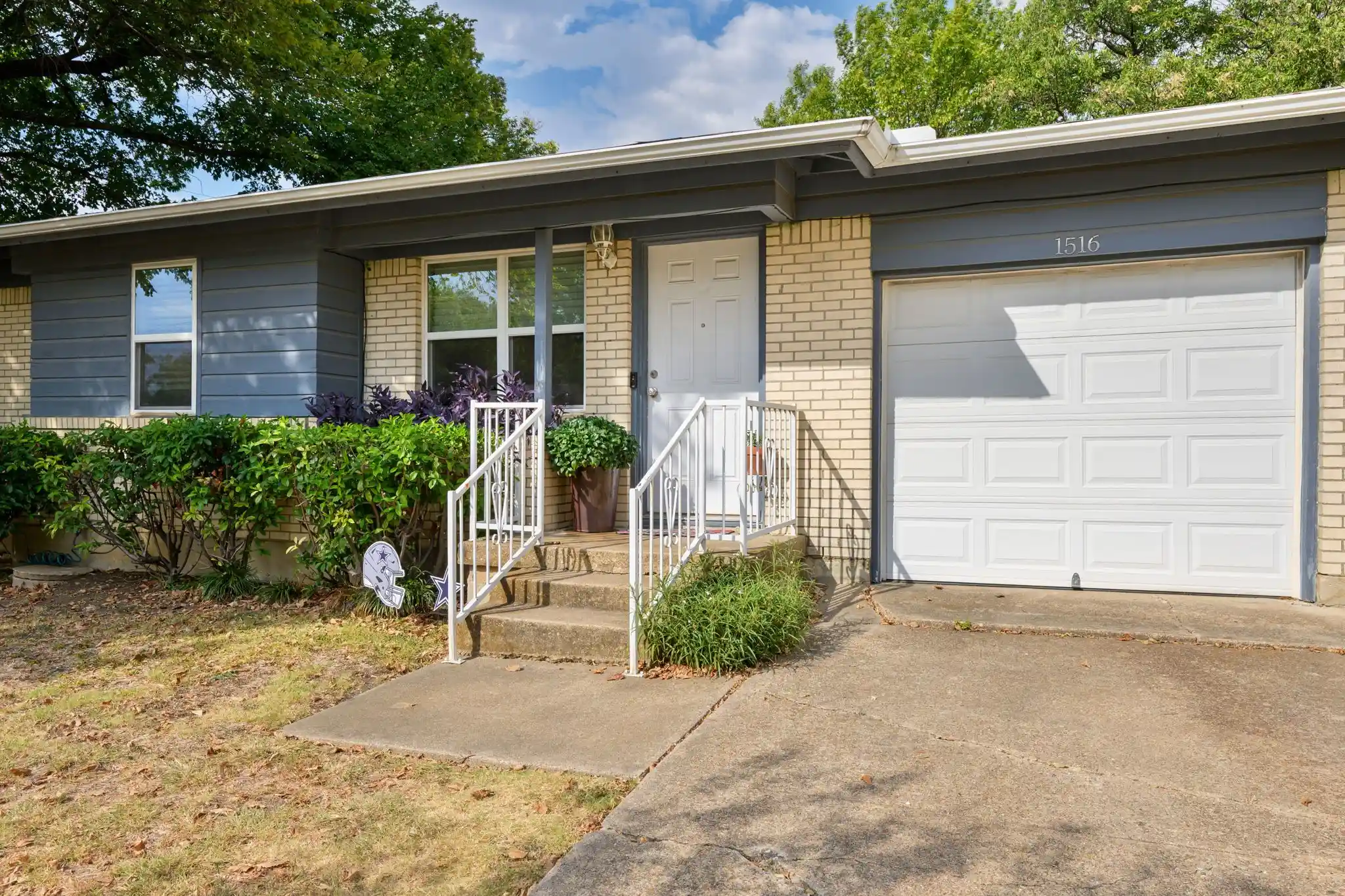 Single family home for sale at 1516 Mary K Ln, Fort Worth, TX 76108 | MLS# 21421716