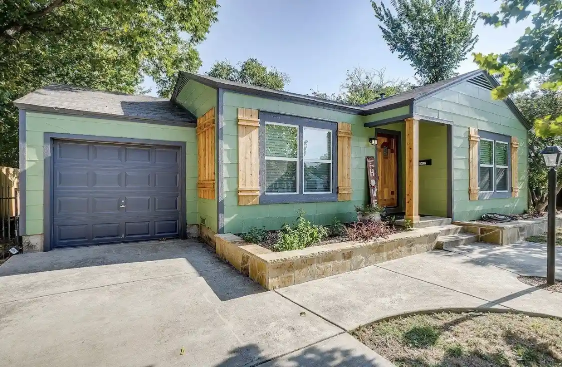 Single family home for sale at 7412 Ewing Ave, Fort Worth, TX 76116 | MLS# 21422009
