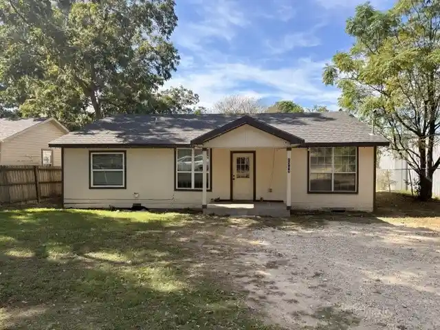 Single family home for sale at 1309 N Crockett, Mount Pleasant, TX 75455 | MLS# 21421193