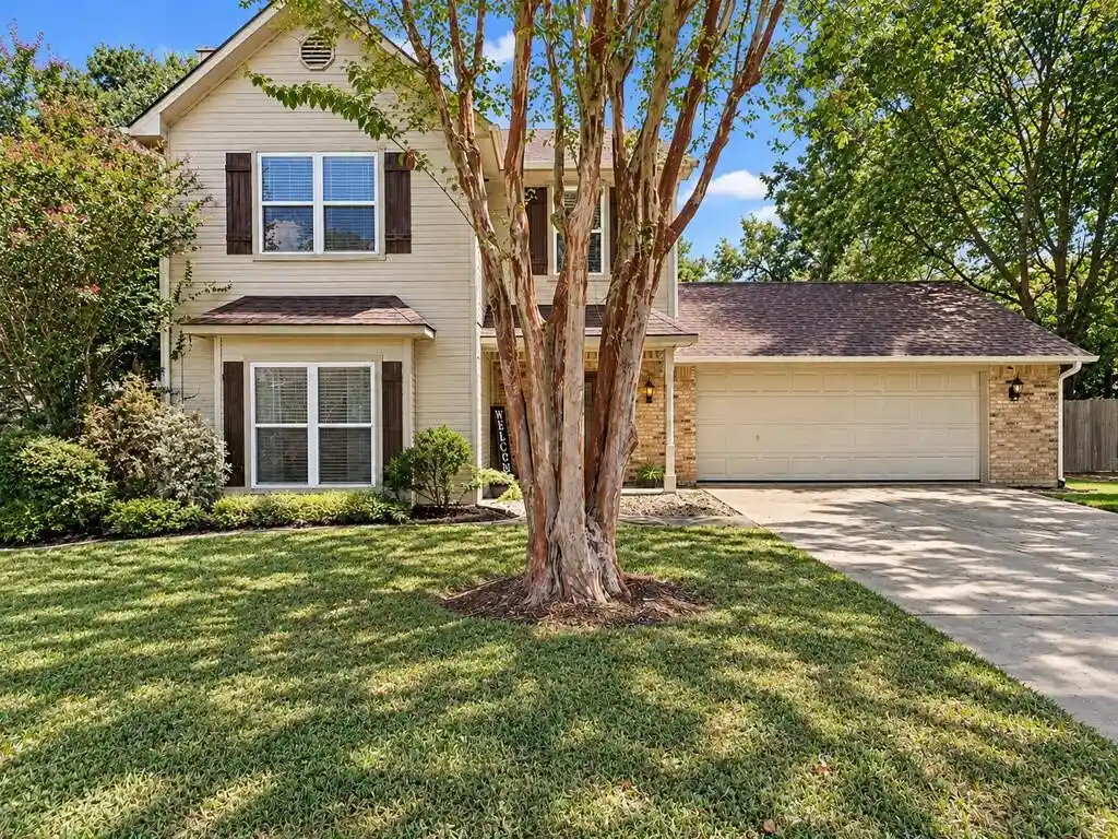 Single family home for sale at 815 Lucas Dr, Athens, TX 75751 | MLS# 21422080