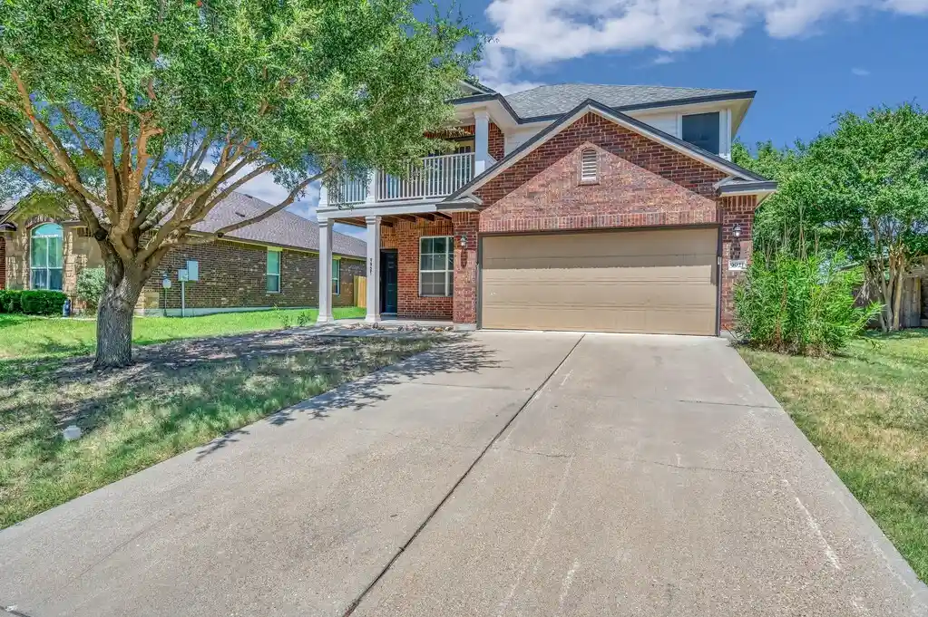 Single family home for sale at 9921 Iron Horse Trl, Waco, TX 76708 | MLS# 21416435