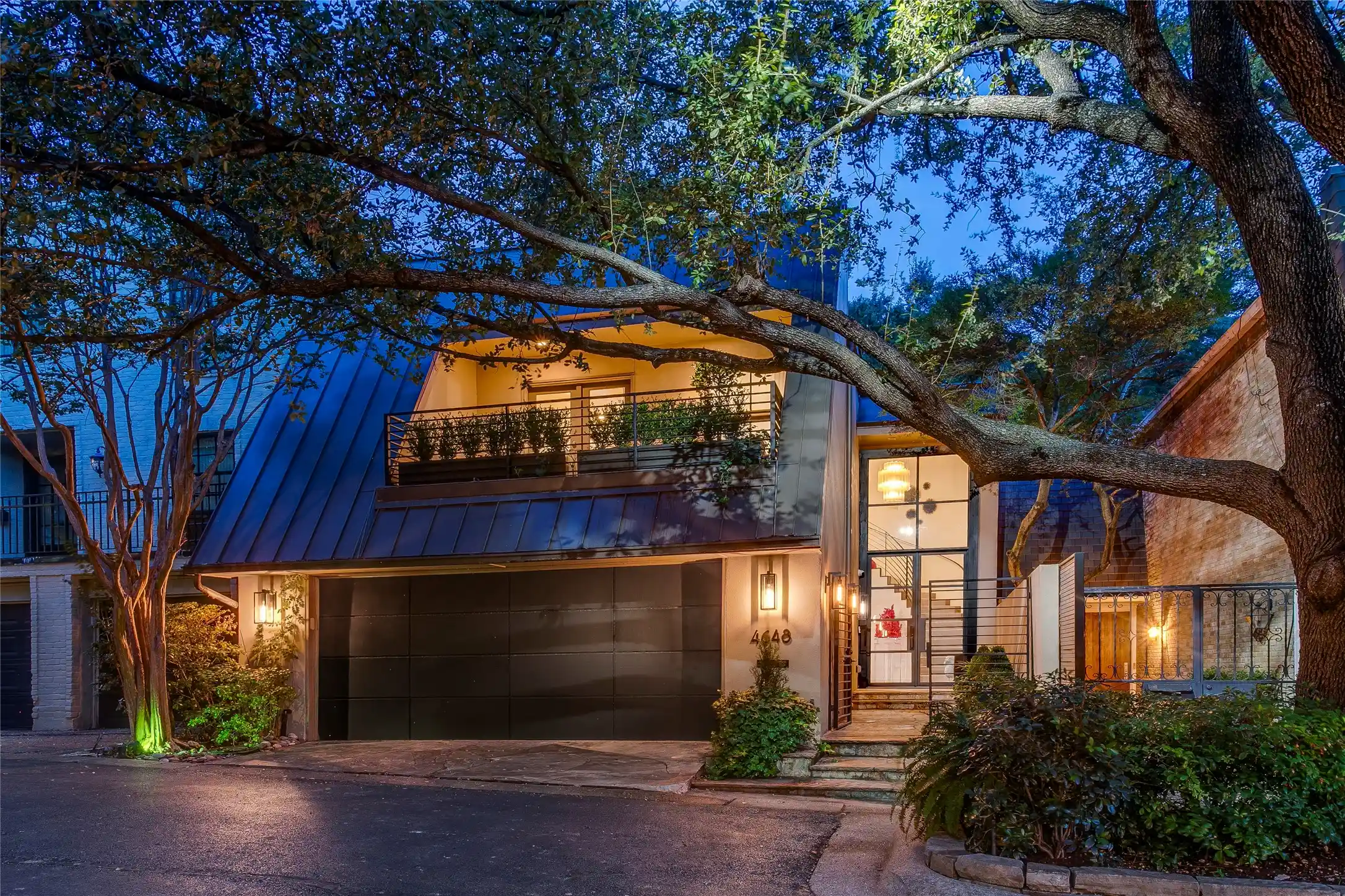 Photo 1 of Townhouse for sale at 4648 Christopher Pl, Dallas, TX 75204 | MLS# 21421008 | Listing updated on 2026-10-28