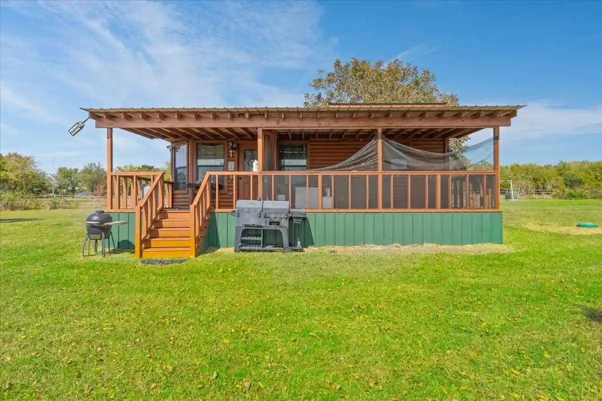 Photo 1 of Single family home for sale at 11120 S Us Hwy 287, Kerens, TX 75144 | MLS# 21422044 | Listing updated on 2026-10-28