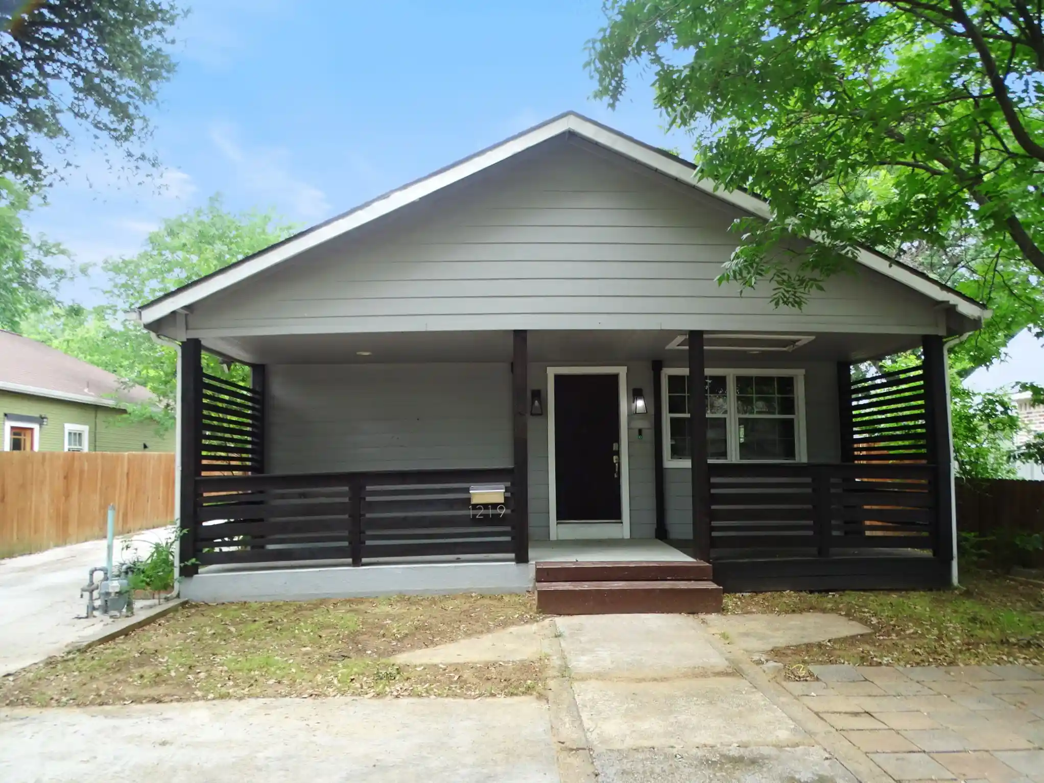 Single family home for sale at 1219 S Waverly Dr #1, Dallas, TX 75208 | MLS# 21421553