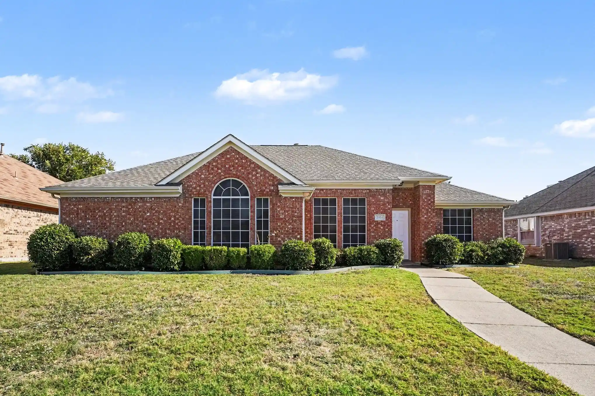 Single family home for sale at 2604 Creek Xing Rd, Mesquite, TX 75181 | MLS# 21419047
