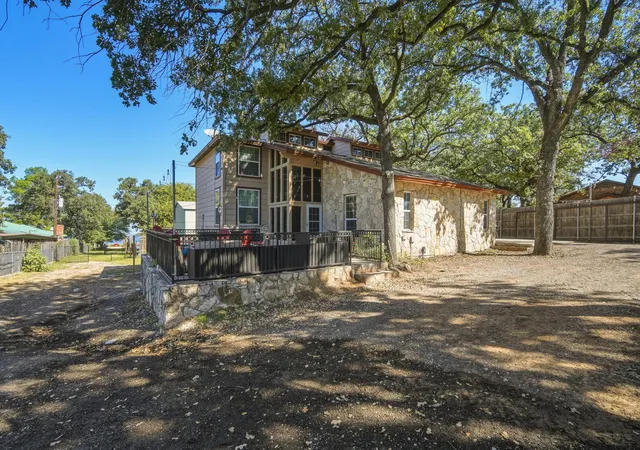 Single family home for sale at 6580 Wells Burnett Rd, Fort Worth, TX 76135 | MLS# 21422217