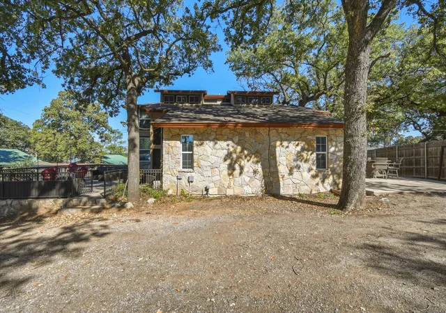Photo 1 of Single family home for sale at 6580 Wells Burnett Rd, Fort Worth, TX 76135 | MLS# 21422217 | Listing updated on 2026-10-30