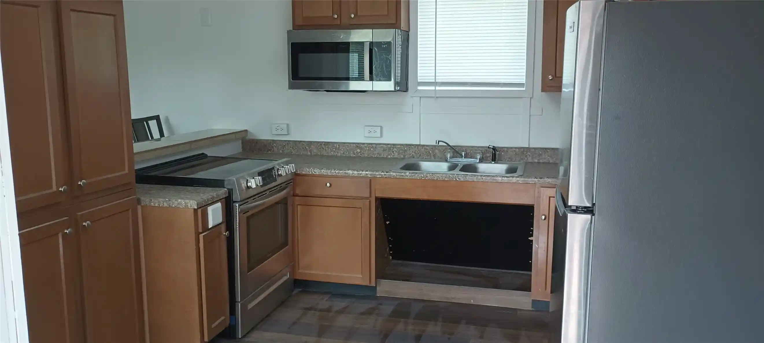Manufactured home for sale at 6102 S Lakeside Hills Ct, Granbury, TX 76048 | MLS# 21422067