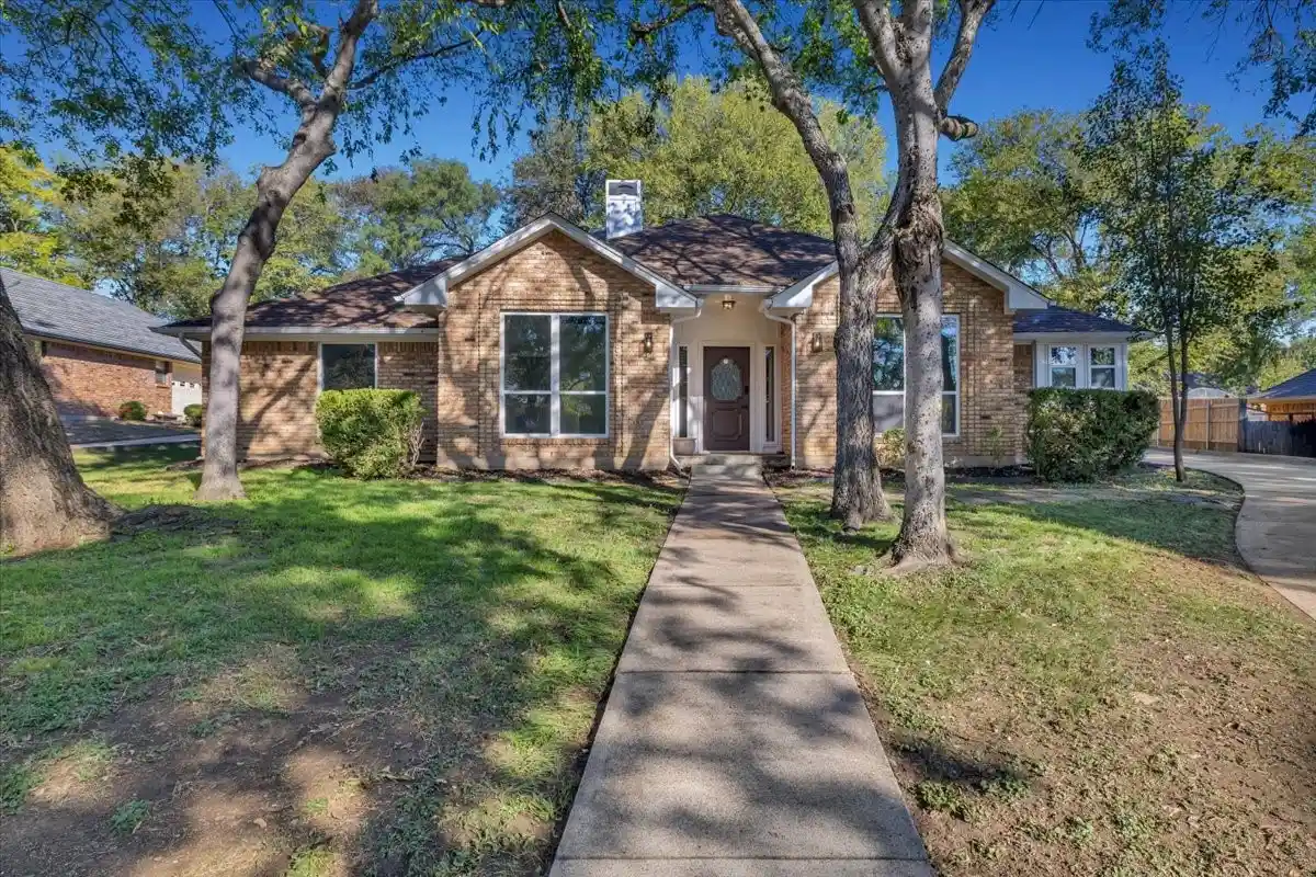 Single family home for sale at 3620 Dahlia Dr, Grand Prairie, TX 75052 | MLS# 21421379
