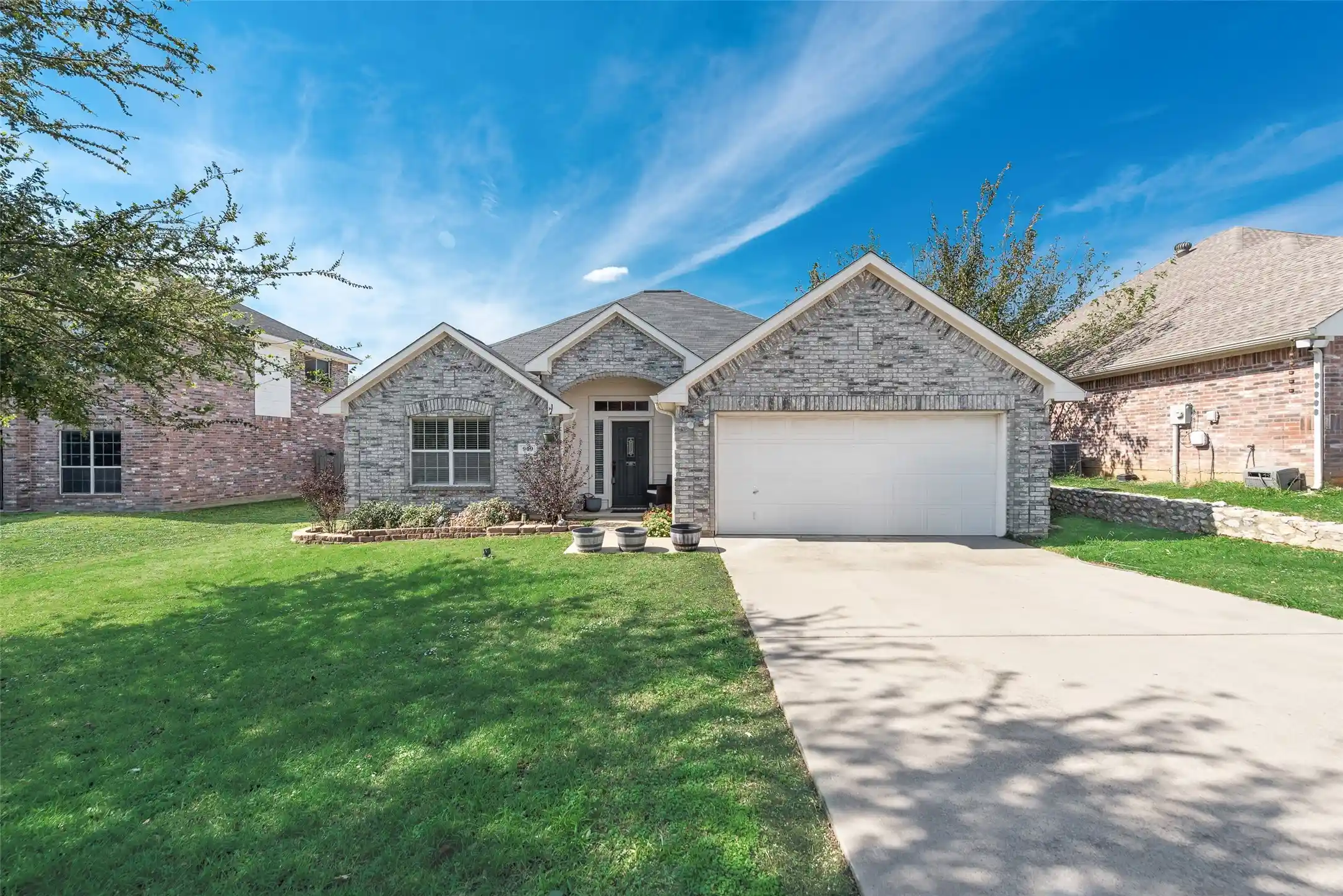 Single family home for sale at 909 Chase Ln, Denton, TX 76209 | MLS# 21420678