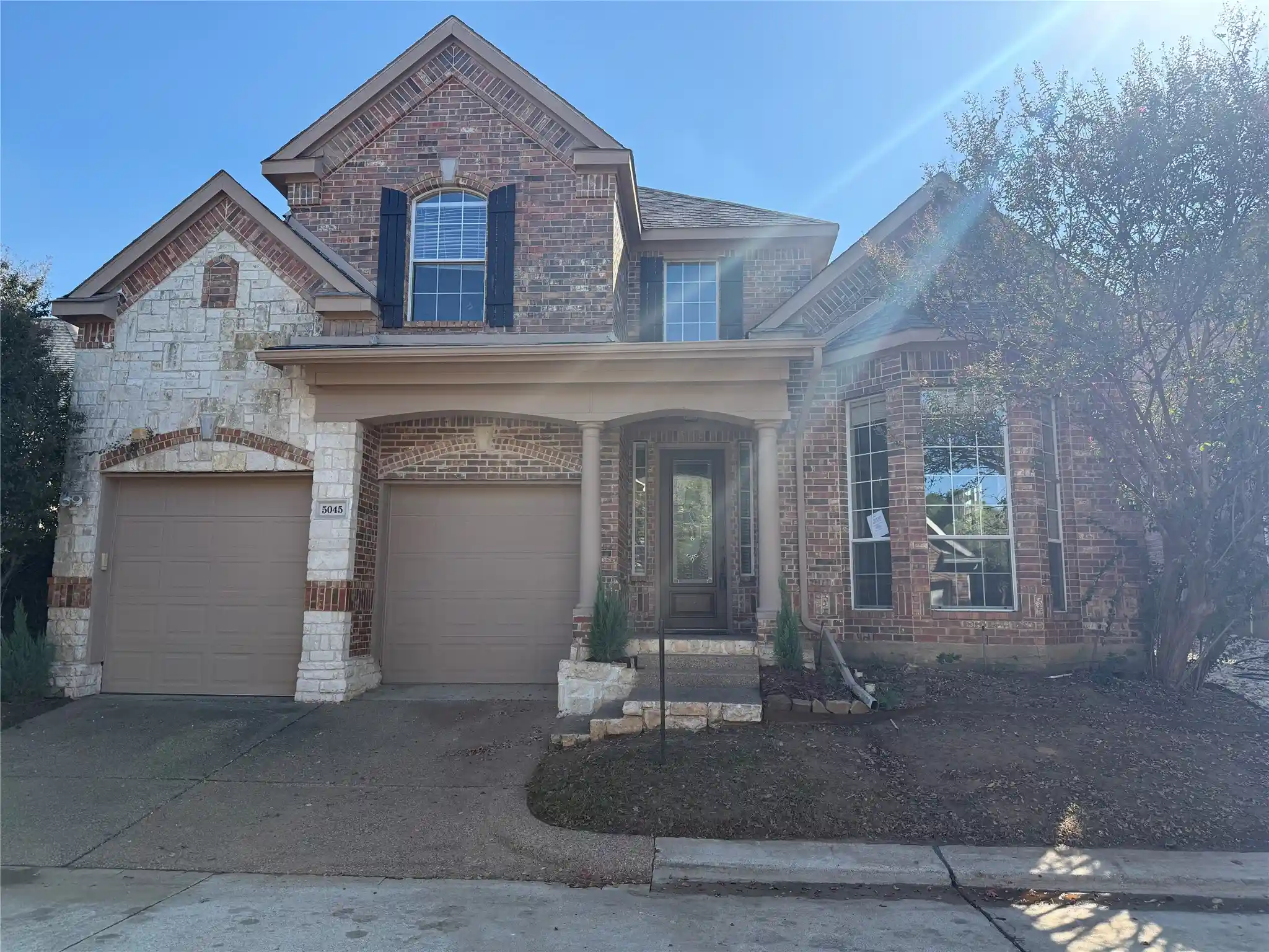 Single family home for sale at 5045 Toftrees Dr, Arlington, TX 76016 | MLS# 21422156
