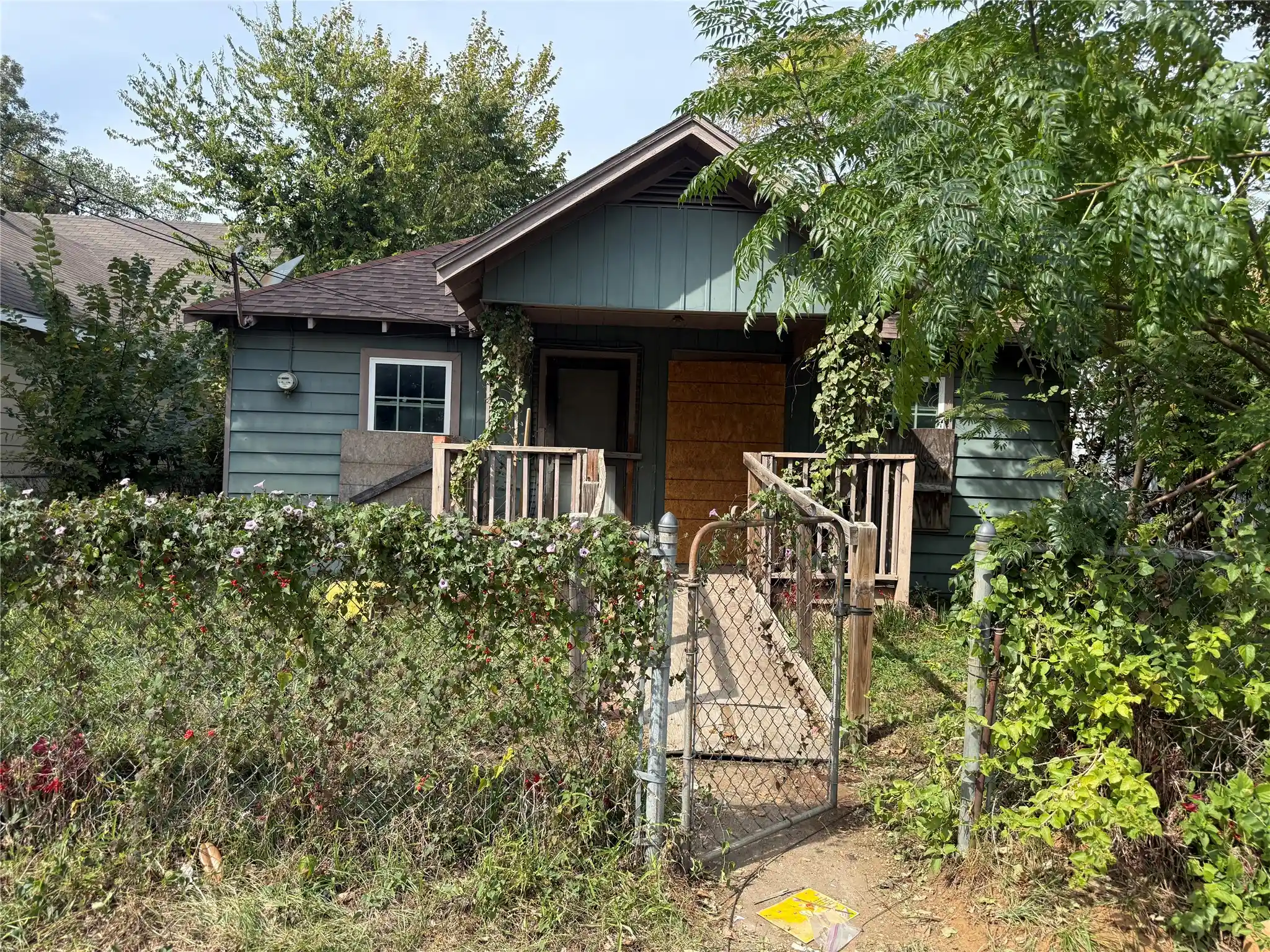 Photo 1 of Single family home for sale at 2343 Macon St, Dallas, TX 75215 | MLS# 21422298 | Listing updated on 2026-10-28