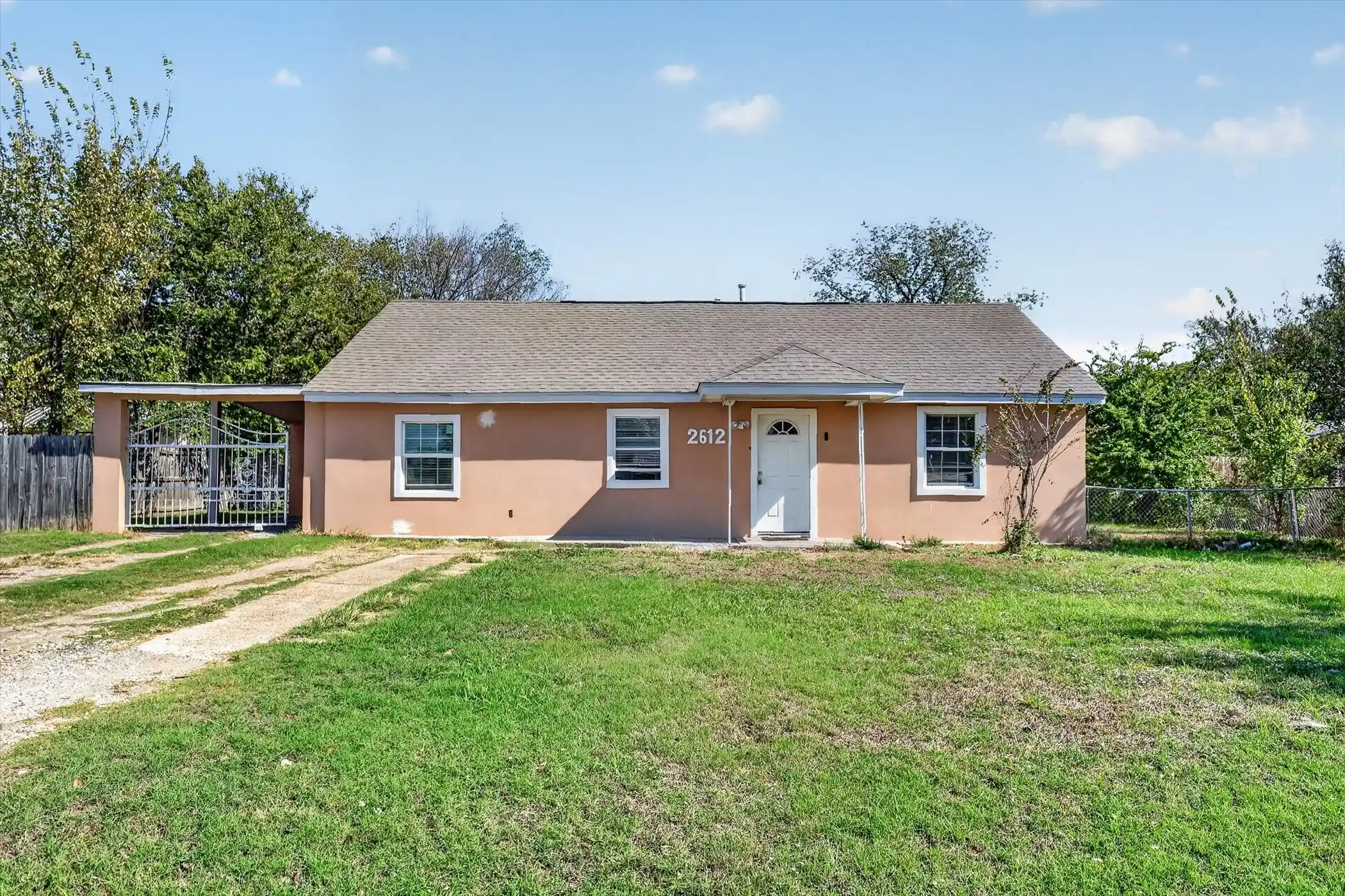 Single family home for sale at 2612 Dinah Dr, Balch Springs, TX 75180 | MLS# 21422276 | Listing updated on 2026-10-28