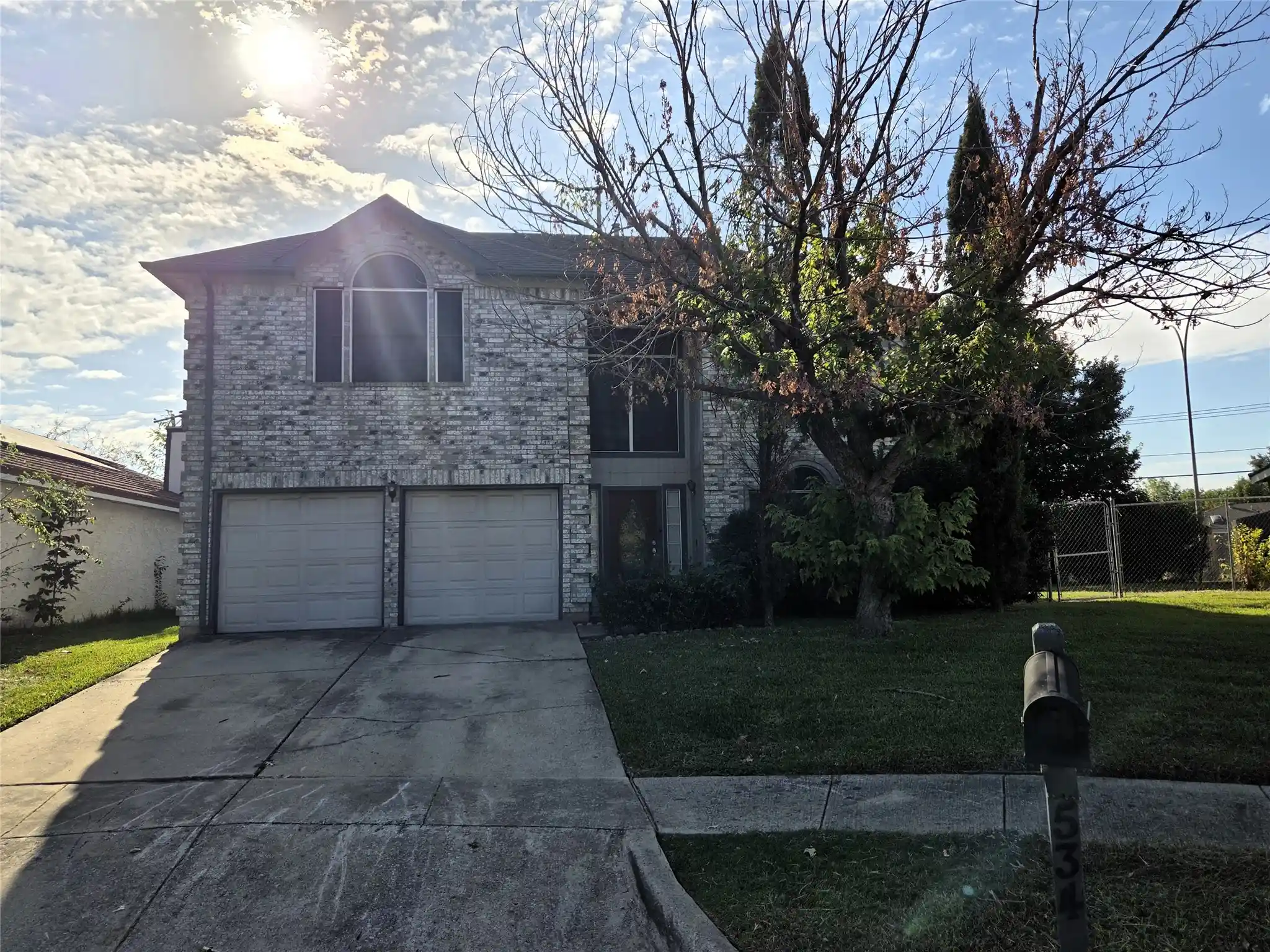 Photo 1 of Single family home for sale at 534 Cross Cut Dr, Arlington, TX 76018 | MLS# 21421091 | Listing updated on 2026-10-28