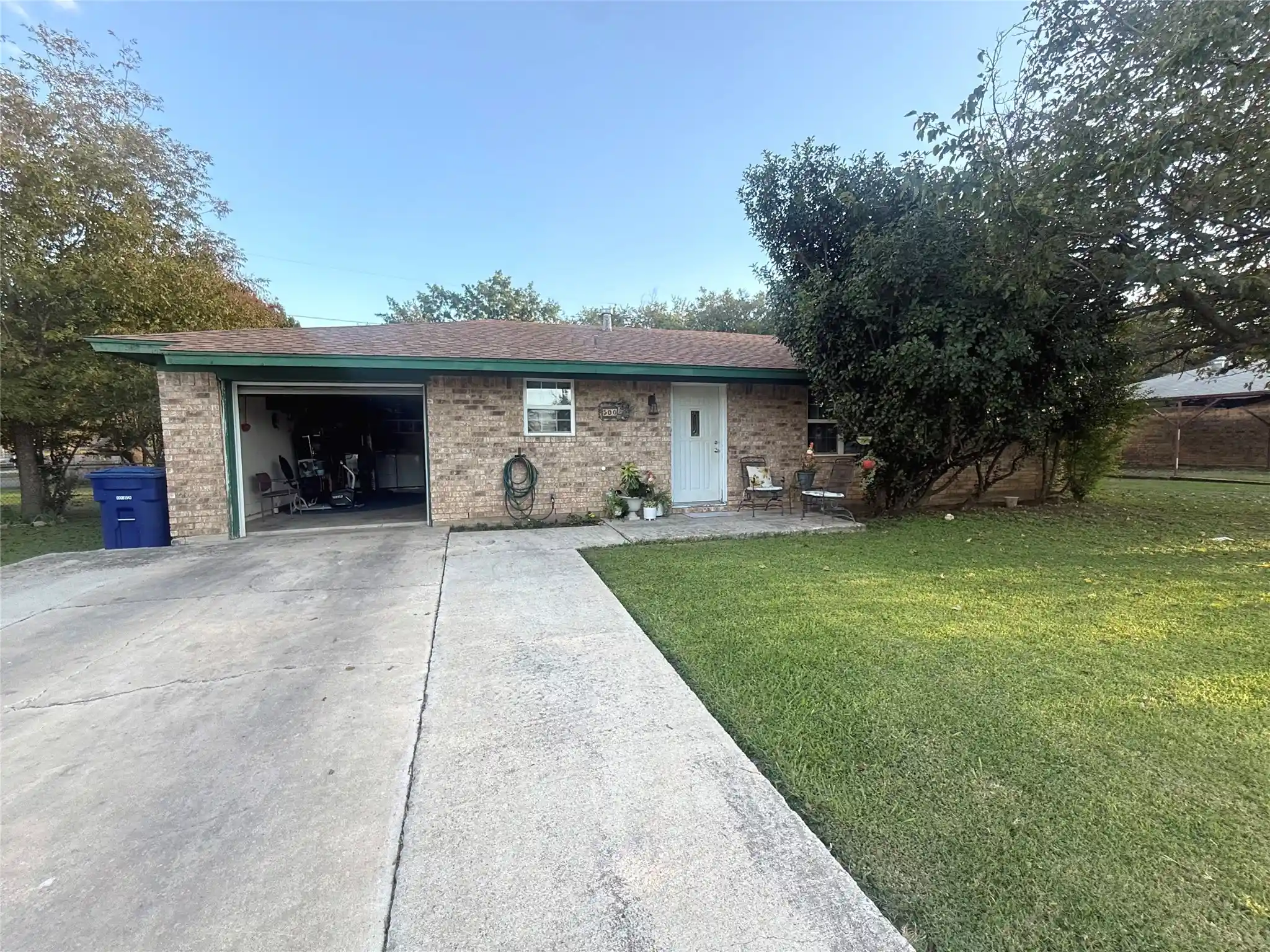 Single family home for sale at 500 Valley View St, Brownwood, TX 76801 | MLS# 21422355