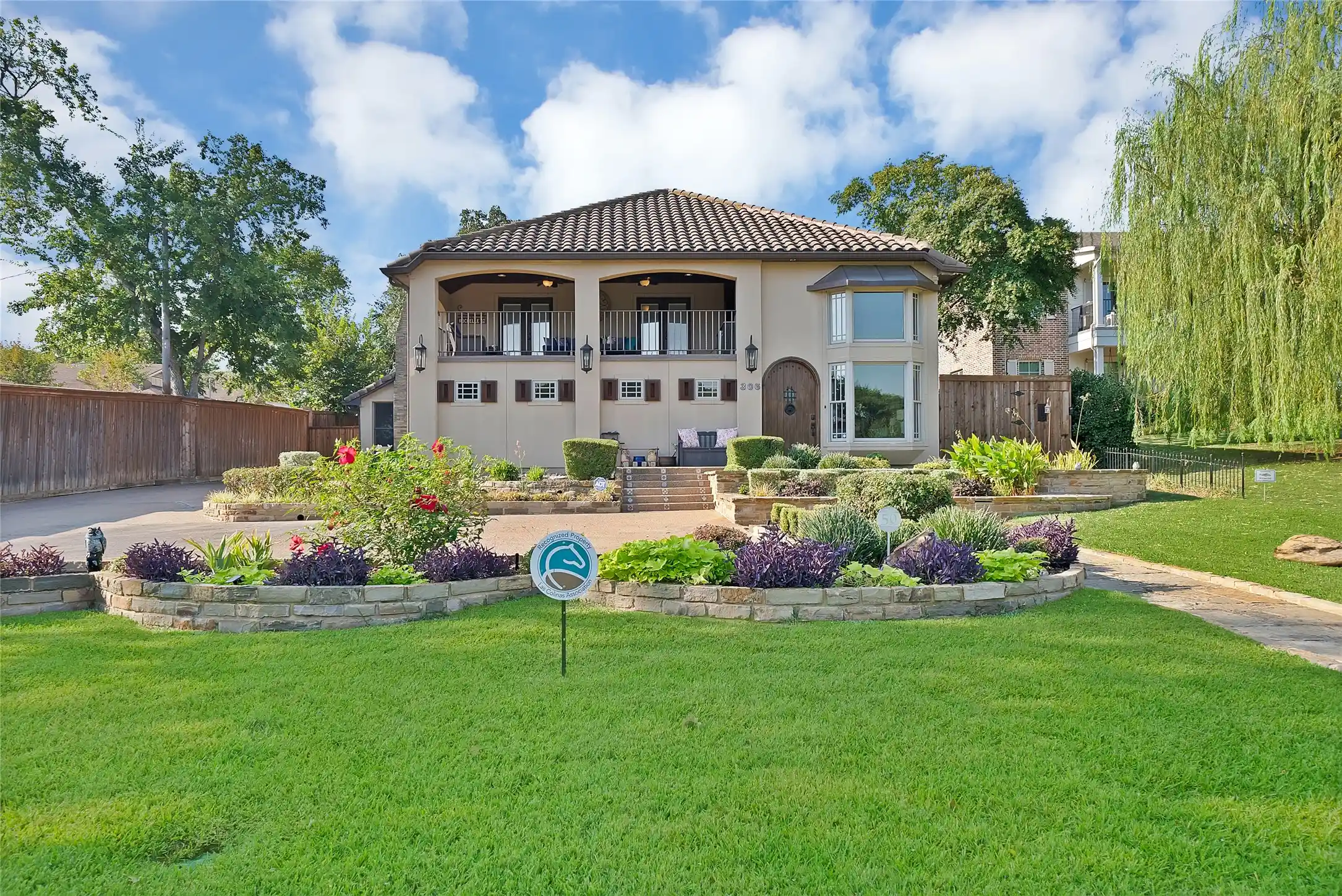 Single family home for sale at 306 E Rochelle Blvd, Irving, TX 75062 | MLS# 21422383