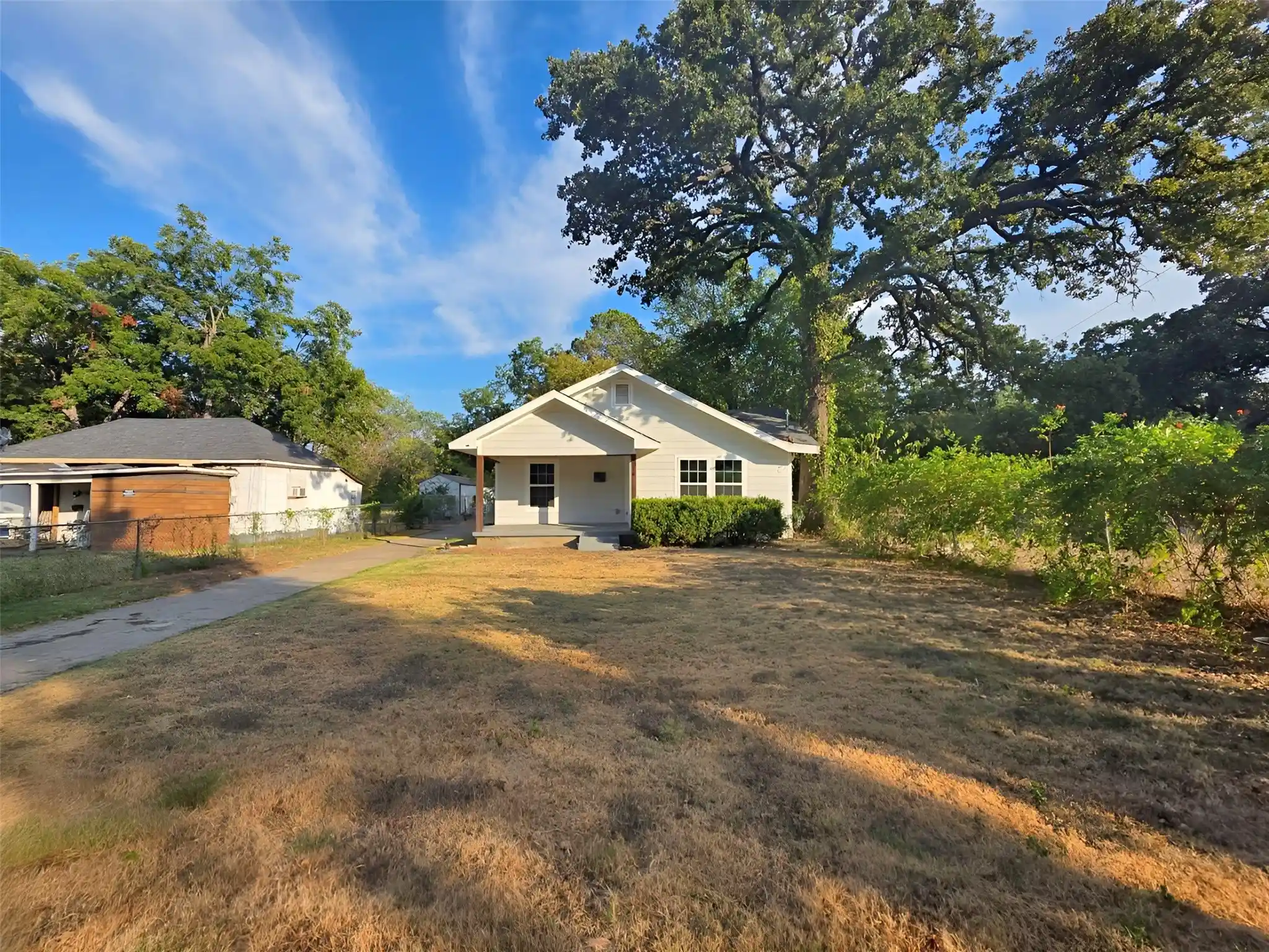 Single family home for sale at 2914 Carpenter Ave, Dallas, TX 75215 | MLS# 21422393