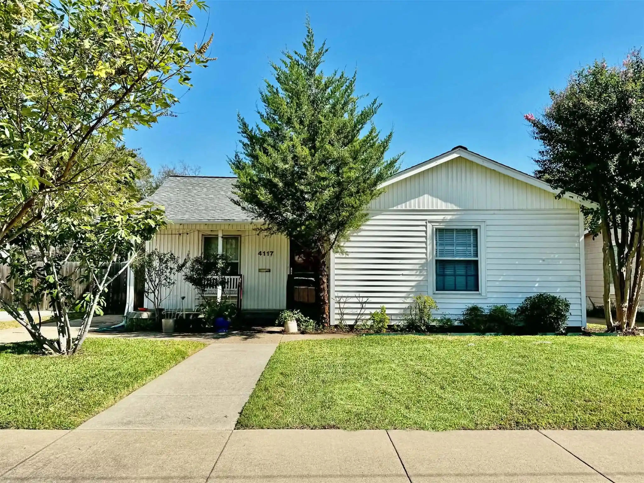 Single family home for sale at 4117 5th Avenue, Fort Worth, TX 76115 | MLS# 21412994