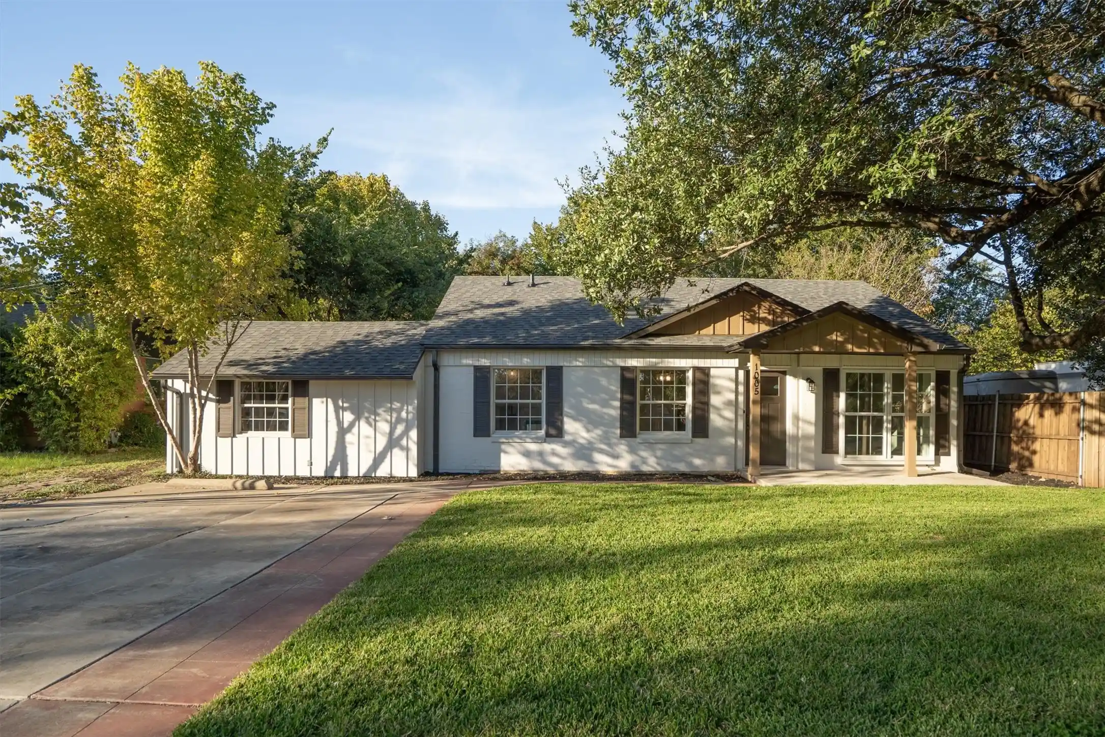 Single family home for sale at 1005 Sierra Dr, Denton, TX 76209 | MLS# 21416023