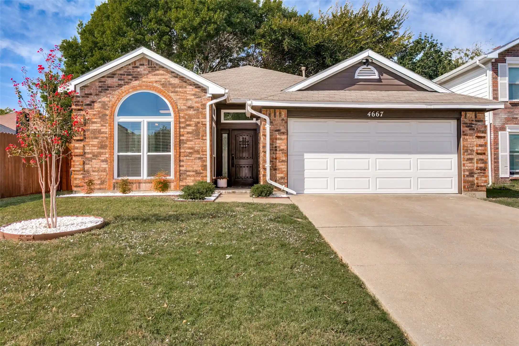 Single family home for sale at 4667 Heatherbrook Ln, Grand Prairie, TX 75052 | MLS# 21421854