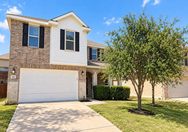 Single family home for sale at 524 Shell St, Cedar Hill, TX 75104 | MLS# 21421846