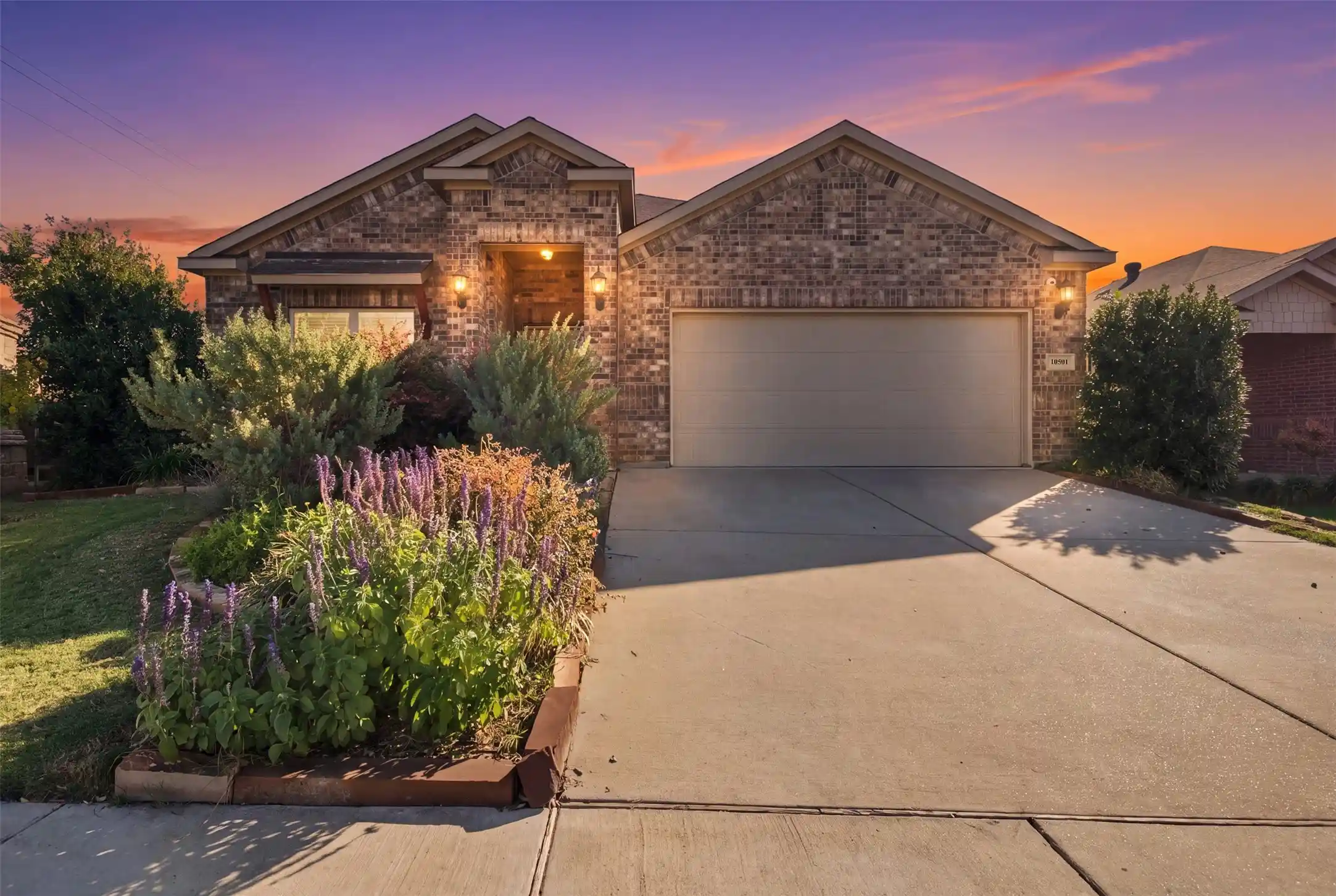 Single family home for sale at 10501 Alpine Meadow Ln, Fort Worth, TX 76140 | MLS# 21420840