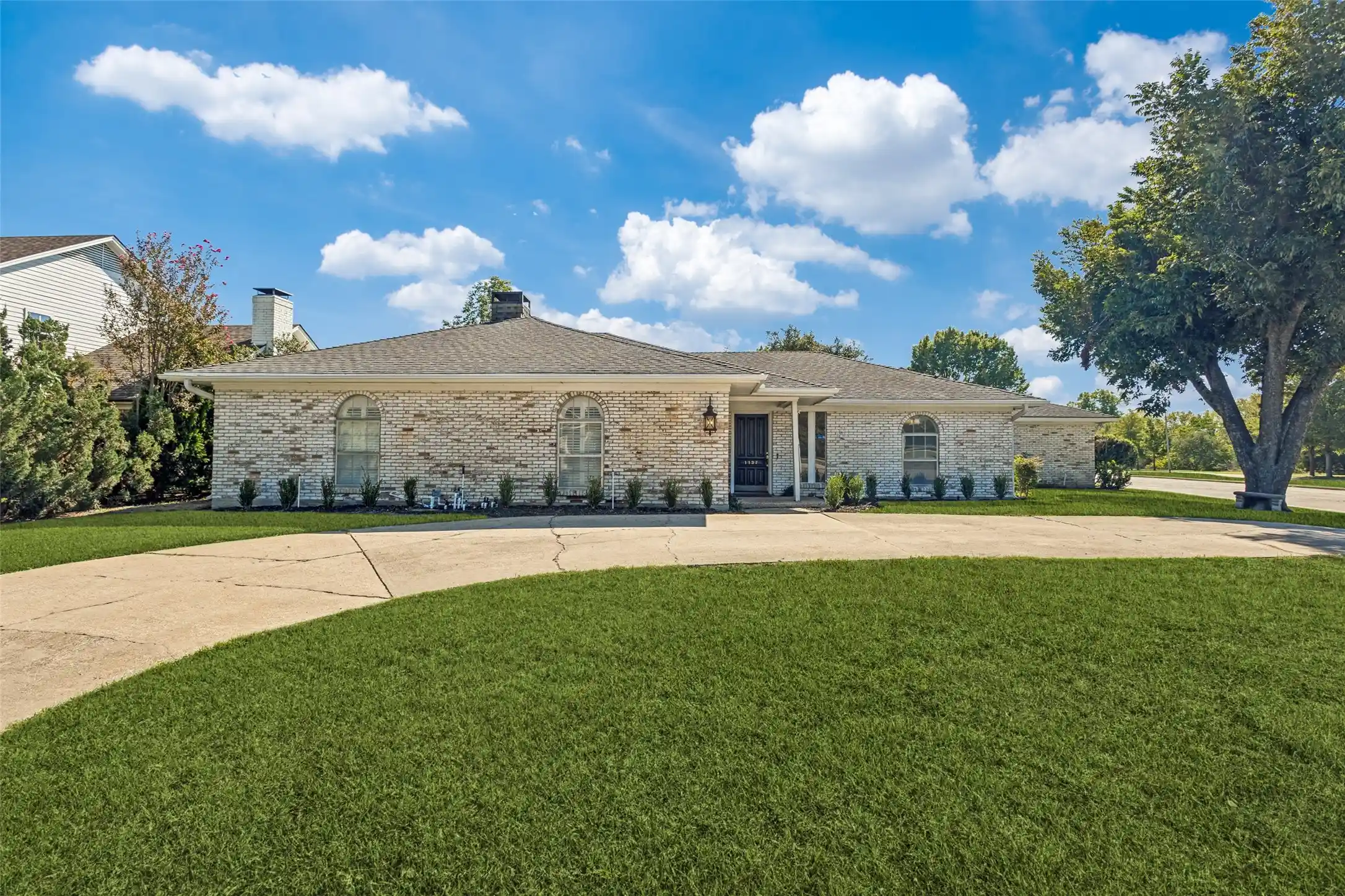 Photo 1 of Single family home for sale at 1137 Ml Springs, Richardson, TX 75080 | MLS# 21422020 | Listing updated on 2026-10-28