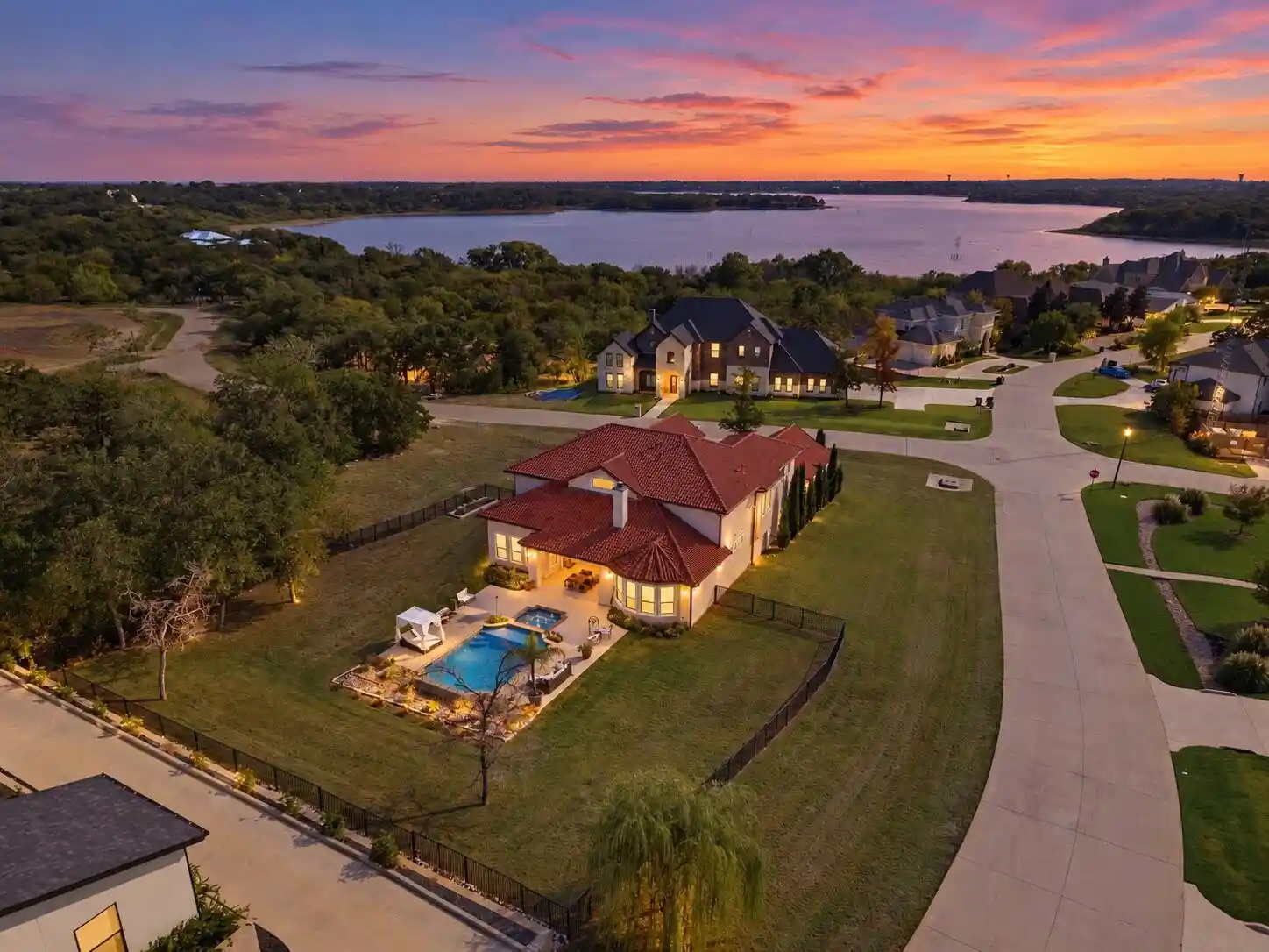 Single family home for sale at 2501 Oak Blf Dr, Corinth, TX 76210 | MLS# 21421277
