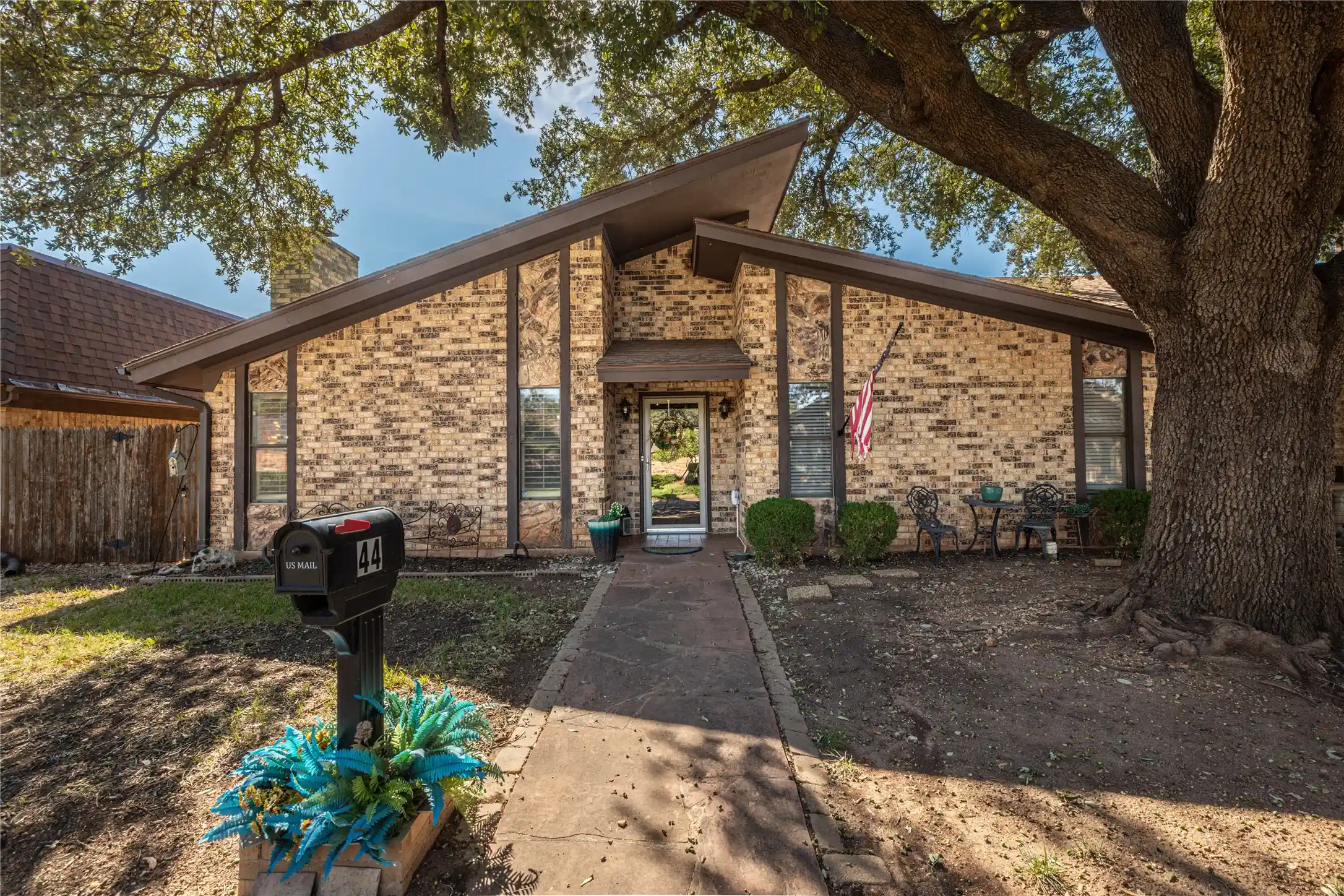 Photo 1 of Single family home for sale at 44 Surrey Sq, Abilene, TX 79606 | MLS# 21420573 | Listing updated on 2026-10-29