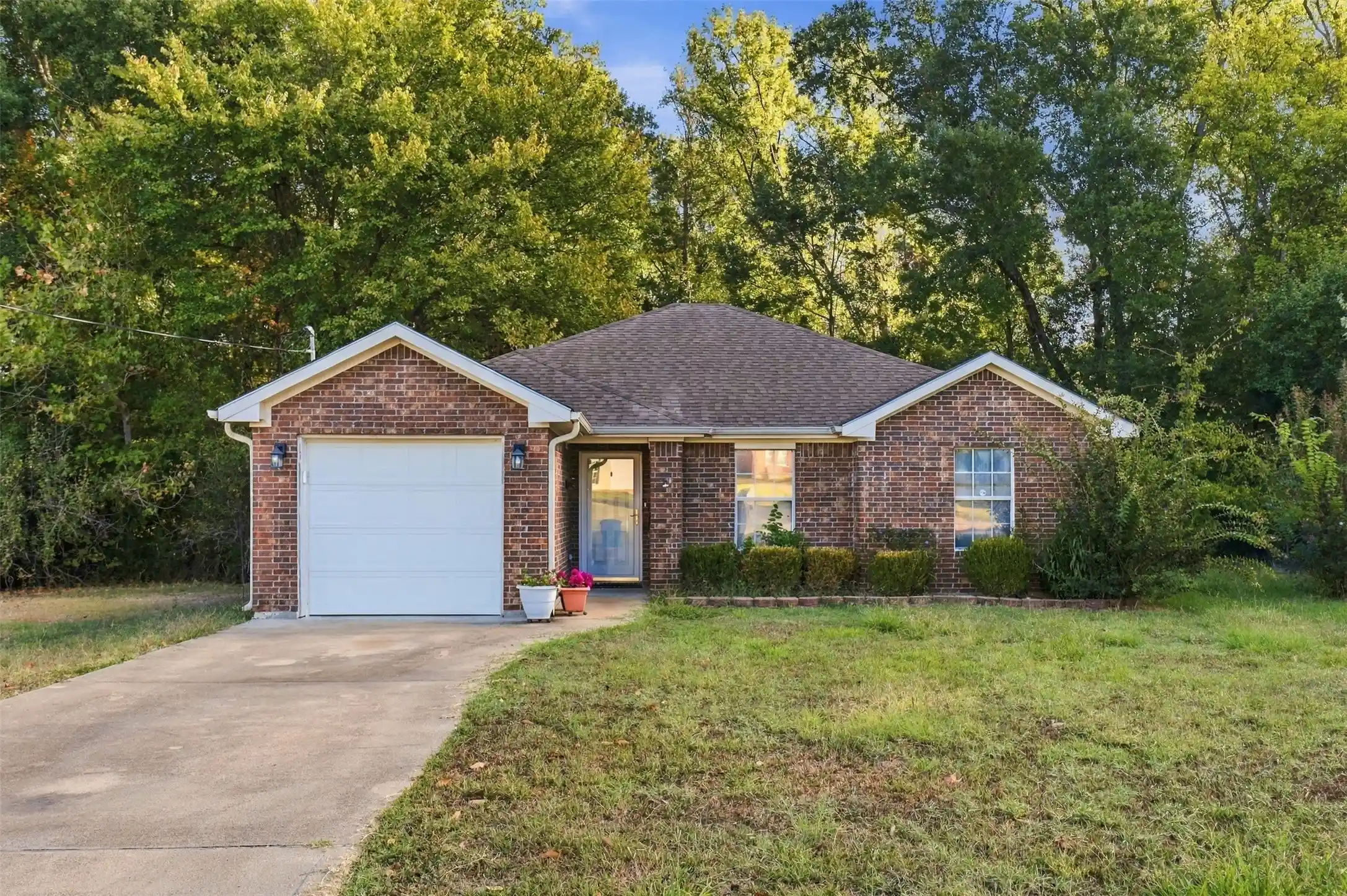 Single family home for sale at 611 Therese Ct, Mount Pleasant, TX 75455 | MLS# 21422178
