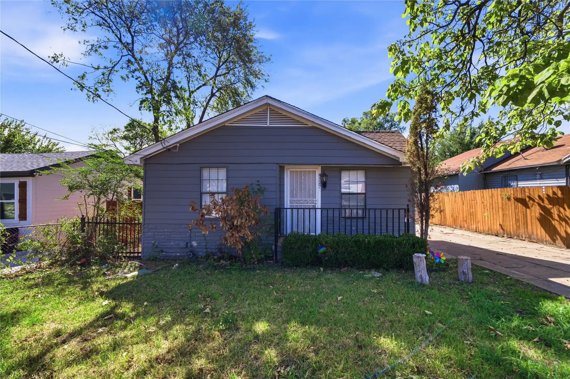 Photo 1 of Single family home for sale at 4127 Opal Ave, Dallas, TX 75216 | MLS# 21422922 | Listing updated on 2026-10-29