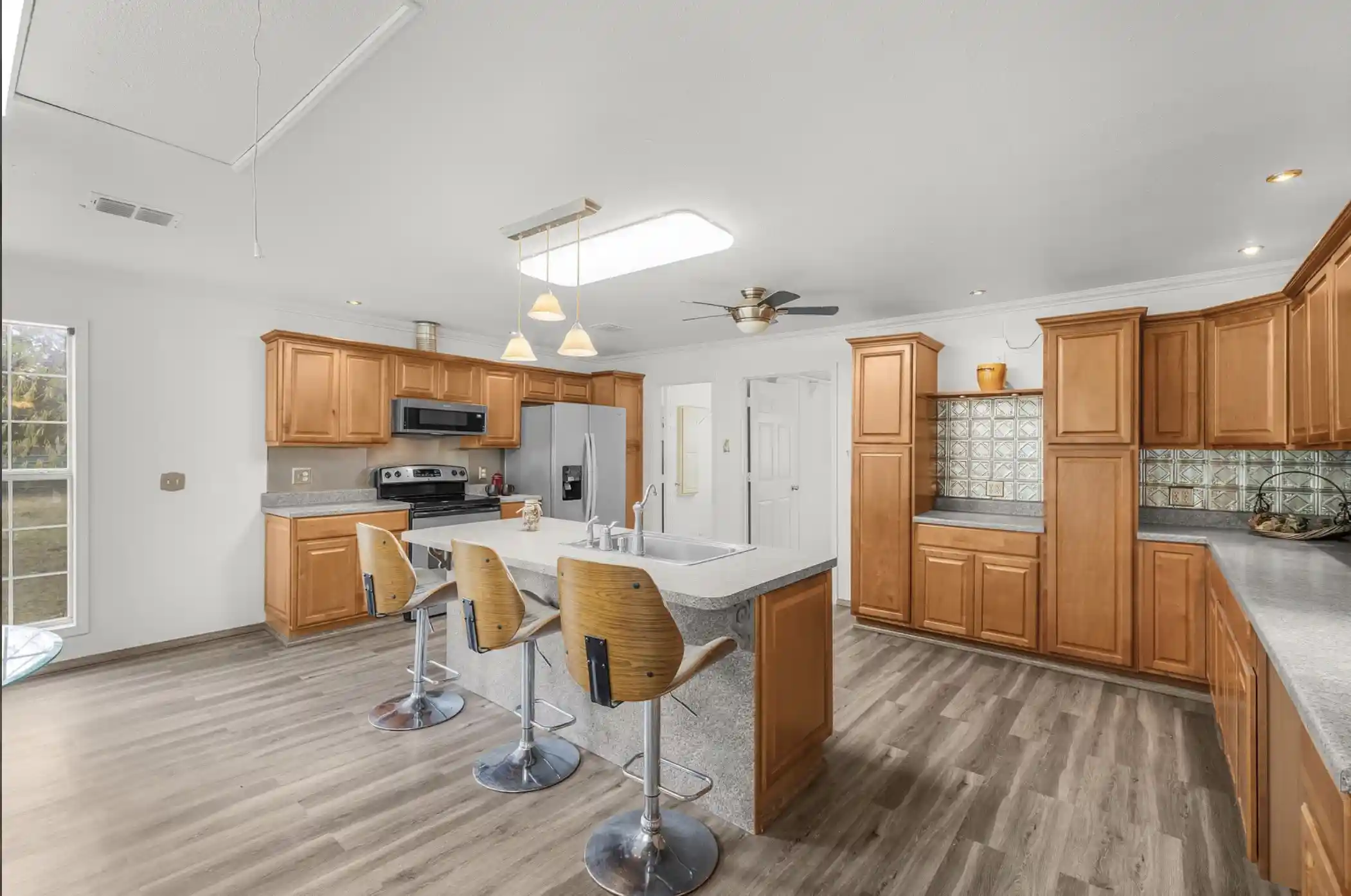 Single family home for sale at 328 Creekview Meadows Dr, Springtown, TX 76082 | MLS# 21422945