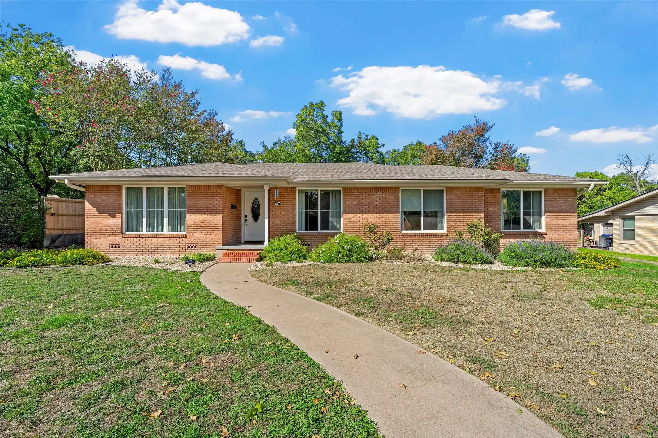 Photo 1 of Single family home for sale at 4217 Grim Ave, Waco, TX 76710 | MLS# 21420520 | Listing updated on 2026-10-29
