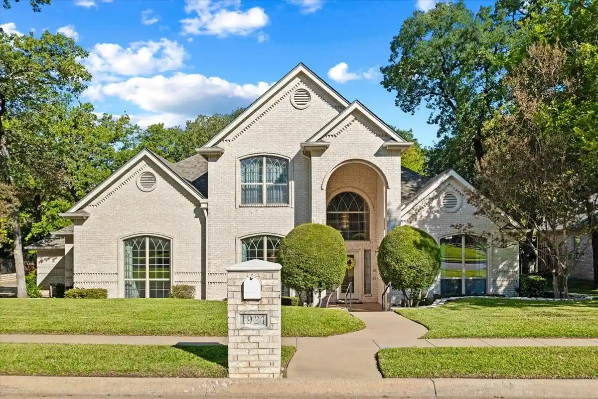 Single family home for sale at 1921 Clear Crk Dr, Weatherford, TX 76087 | MLS# 21421932