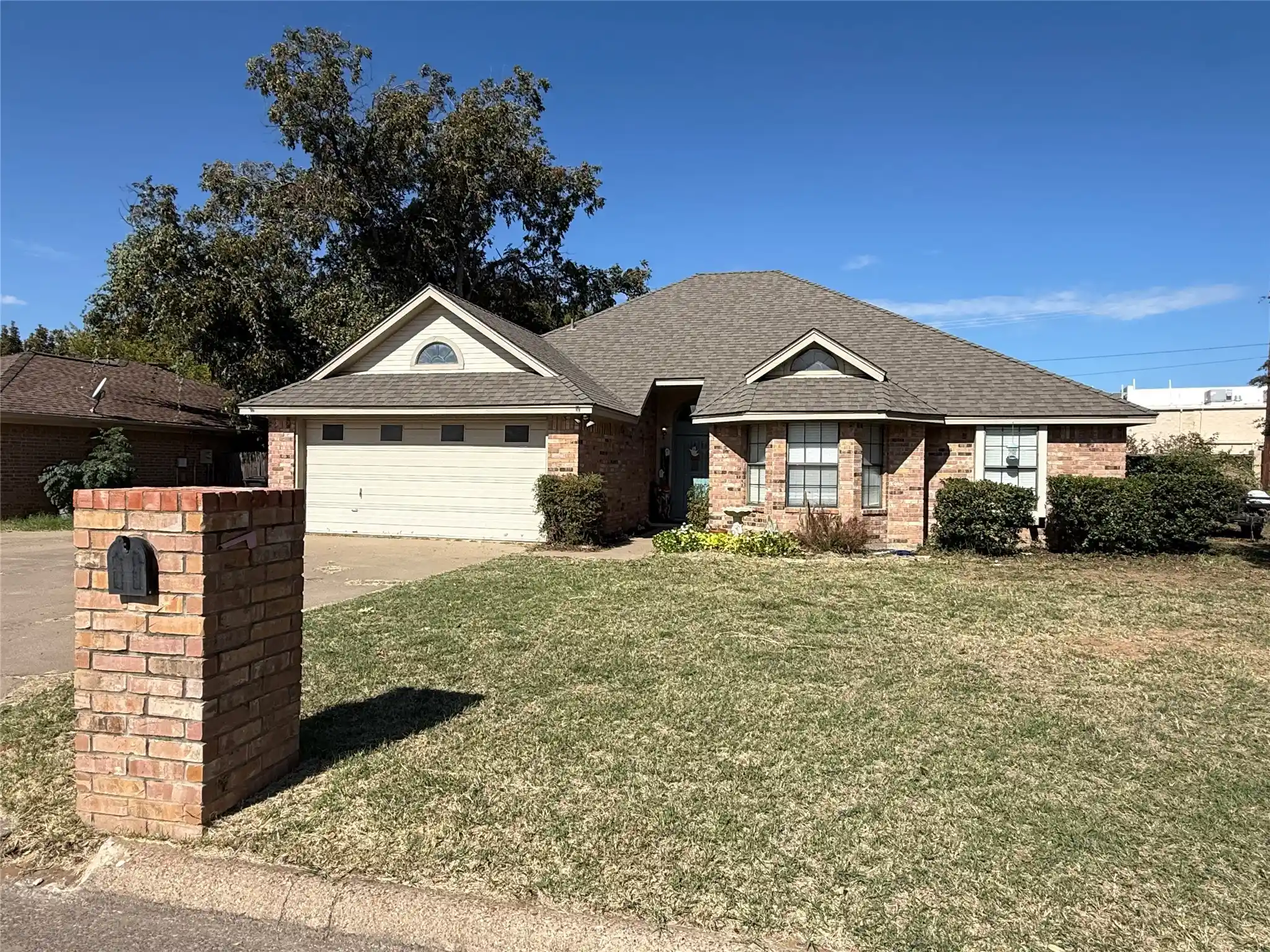 Single family home for sale at 1208 Chaparral Ln, Granbury, TX 76048 | MLS# 21423031