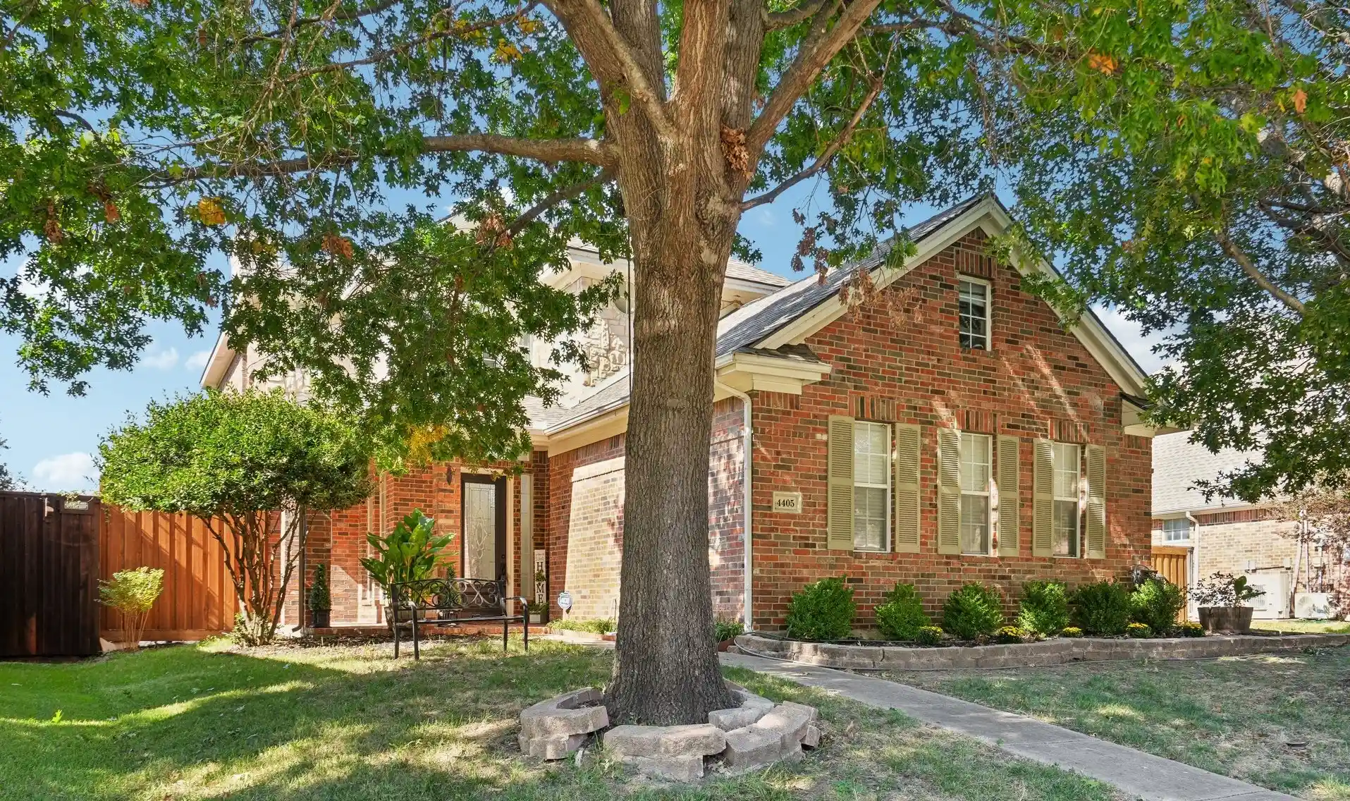 Single family home for sale at 4405 Meadowcove Dr, Rowlett, TX 75088 | MLS# 21422651