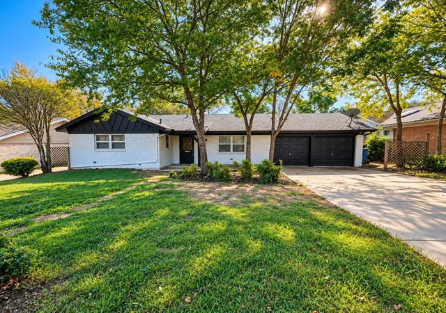 Single family home for sale at 1909 Marlene Dr, Euless, TX 76040 | MLS# 21423082