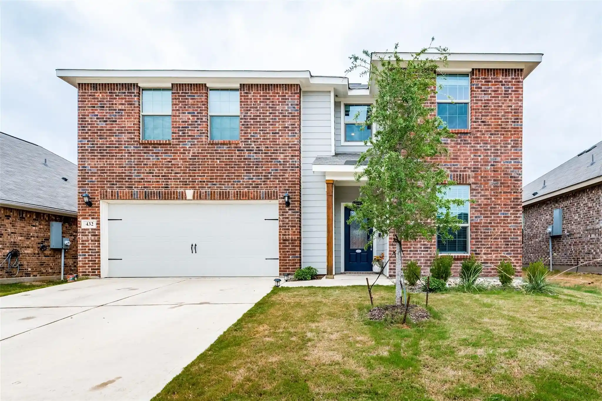 Single family home for sale at 432 Cross Ridge Cir N, Fort Worth, TX 76120 | MLS# 21423026