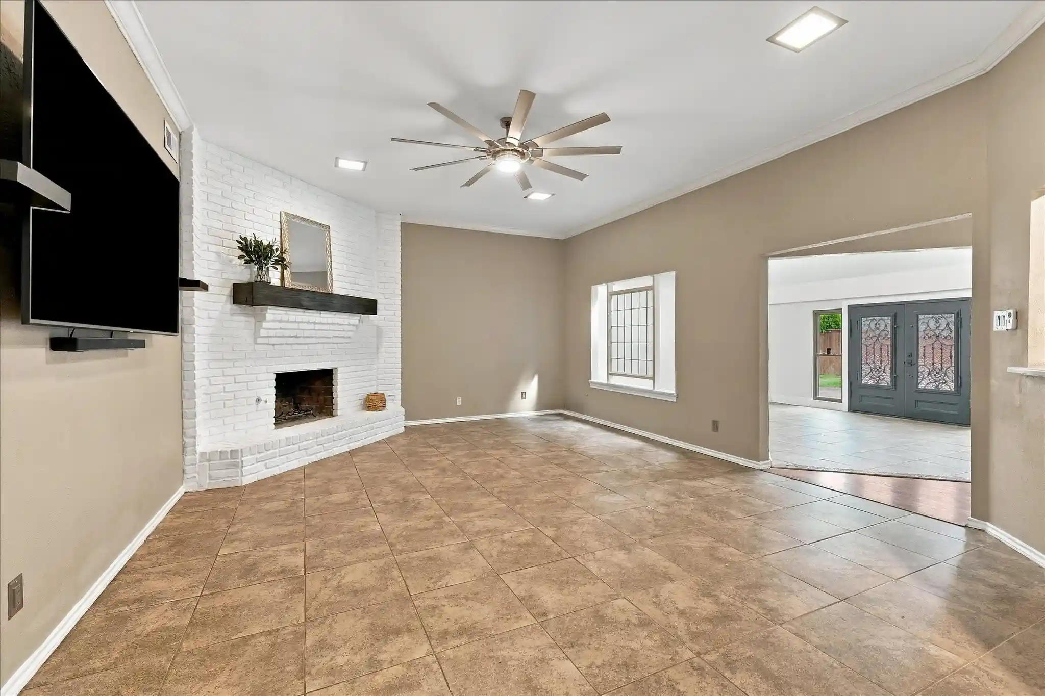 Photo 2 of Single family home for sale at 3619 Lake Pontchartrain Dr, Arlington, TX 76016 | MLS# 21415802 | Listing updated on 2026-10-29