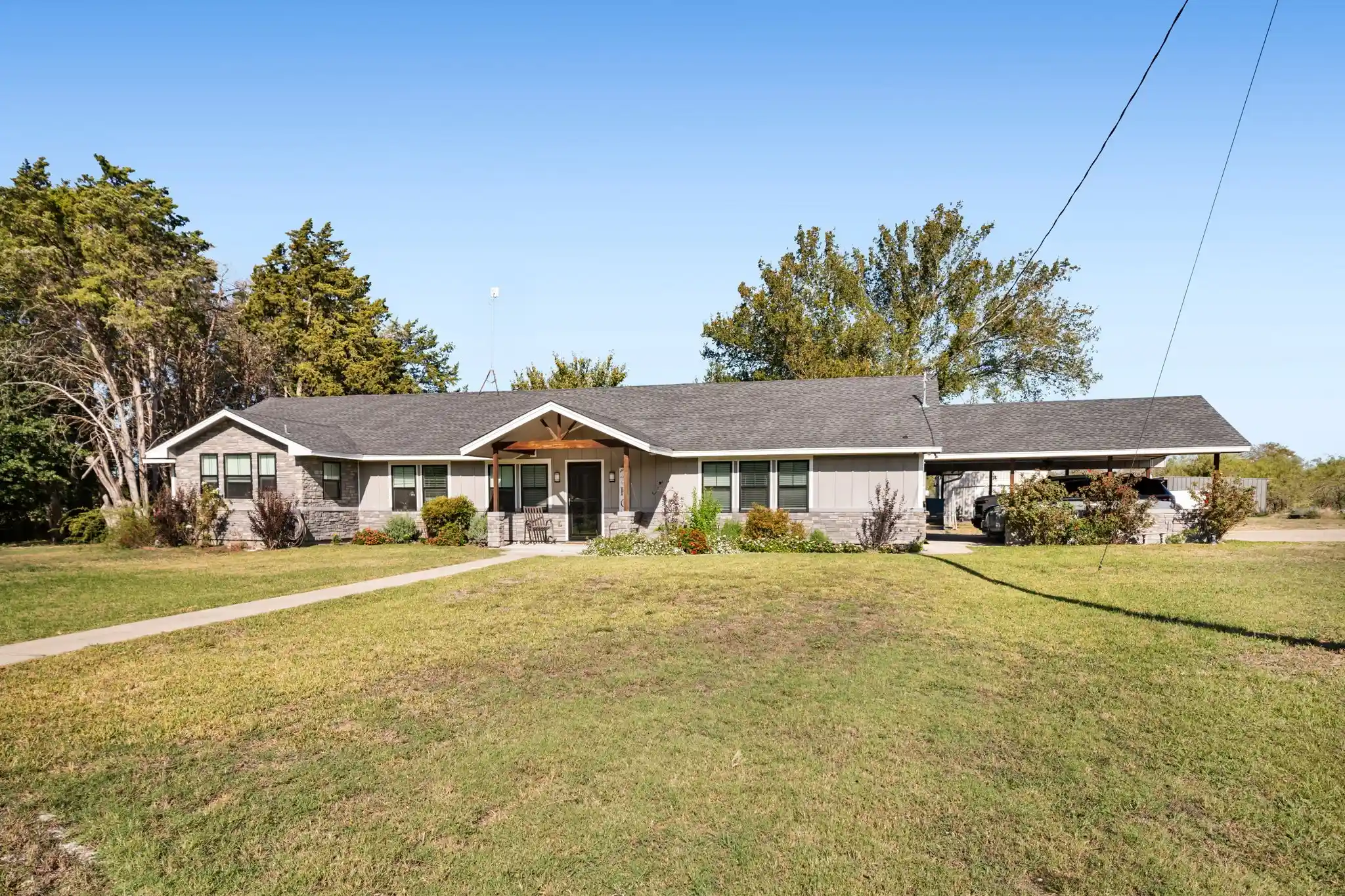 Single family home for sale at 205 Newman Rd, Ennis, TX 75119 | MLS# 21422839