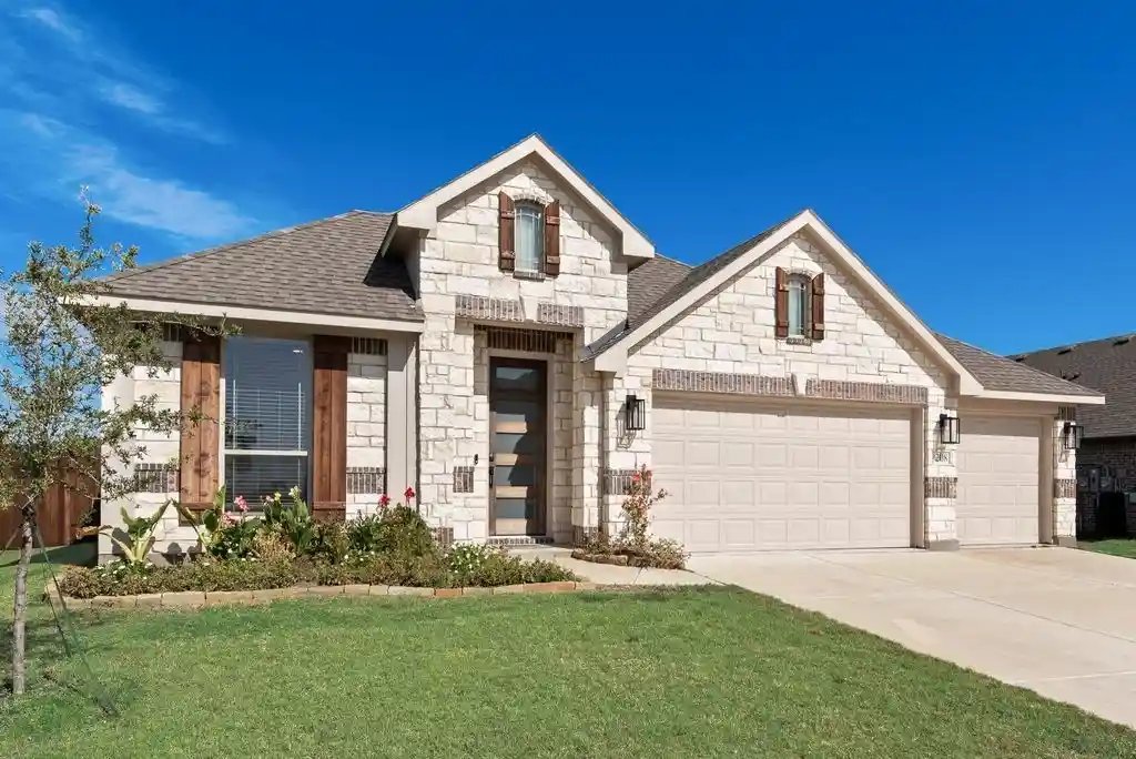 Photo 1 of Single family home for sale at 208 Shady Bank Way, Nevada, TX 75173 | MLS# 21419975 | Listing updated on 2026-10-29