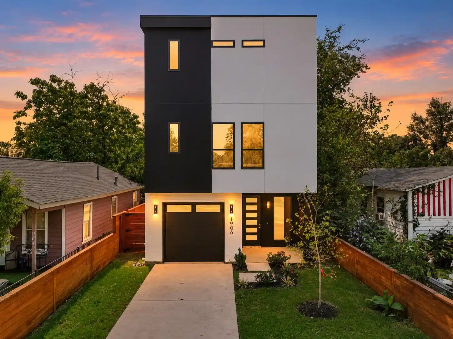 Photo 1 of Single family home for sale at 1906 Leath St, Dallas, TX 75212 | MLS# 21422063 | Listing updated on 2026-10-29