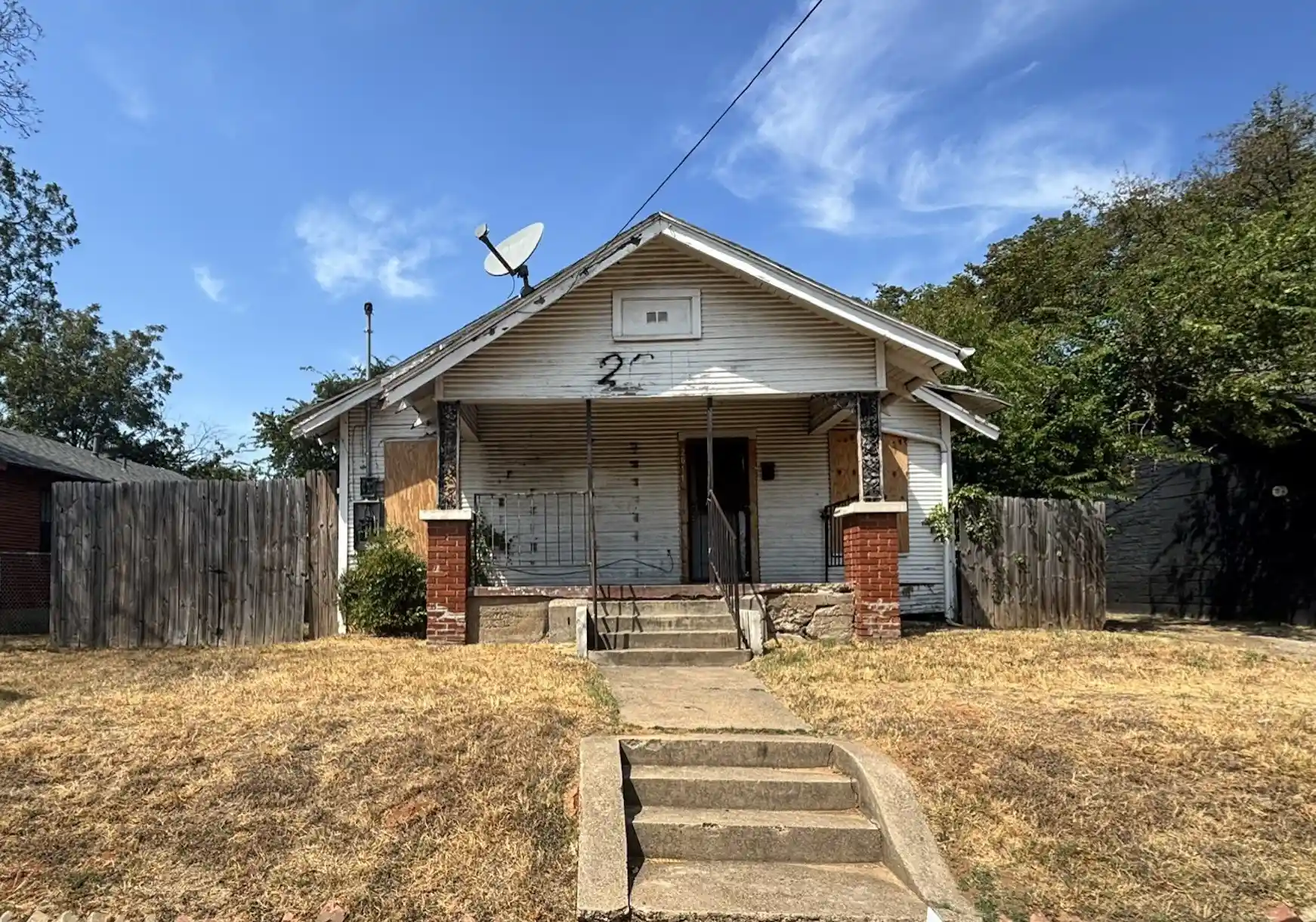 Single family home for sale at 2611 Lenway St, Dallas, TX 75215 | MLS# 21423265