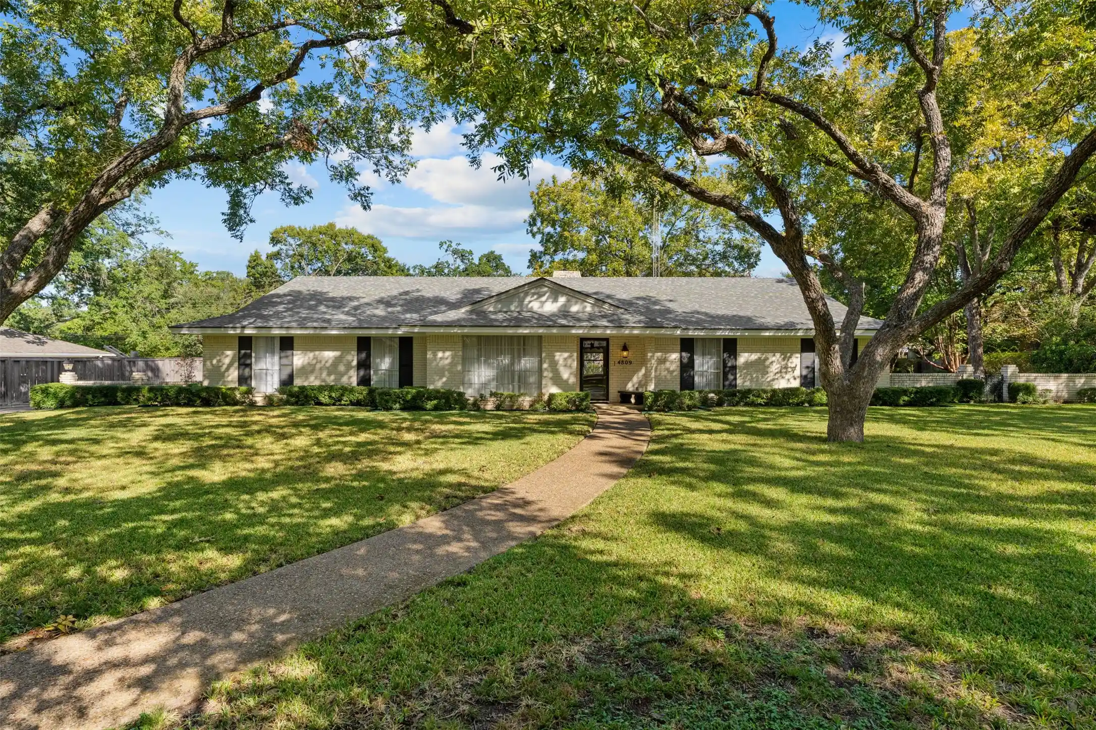 Single family home for sale at 4809 Pecan Ter, Waco, TX 76710 | MLS# 21423223