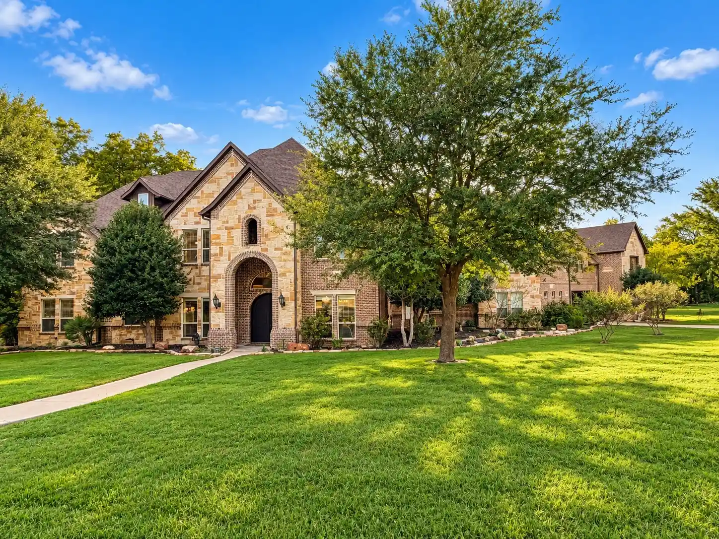 Single family home for sale at 5611 Morning Light Dr, Midlothian, TX 76065 | MLS# 21414604 | Listing updated on 2026-10-29