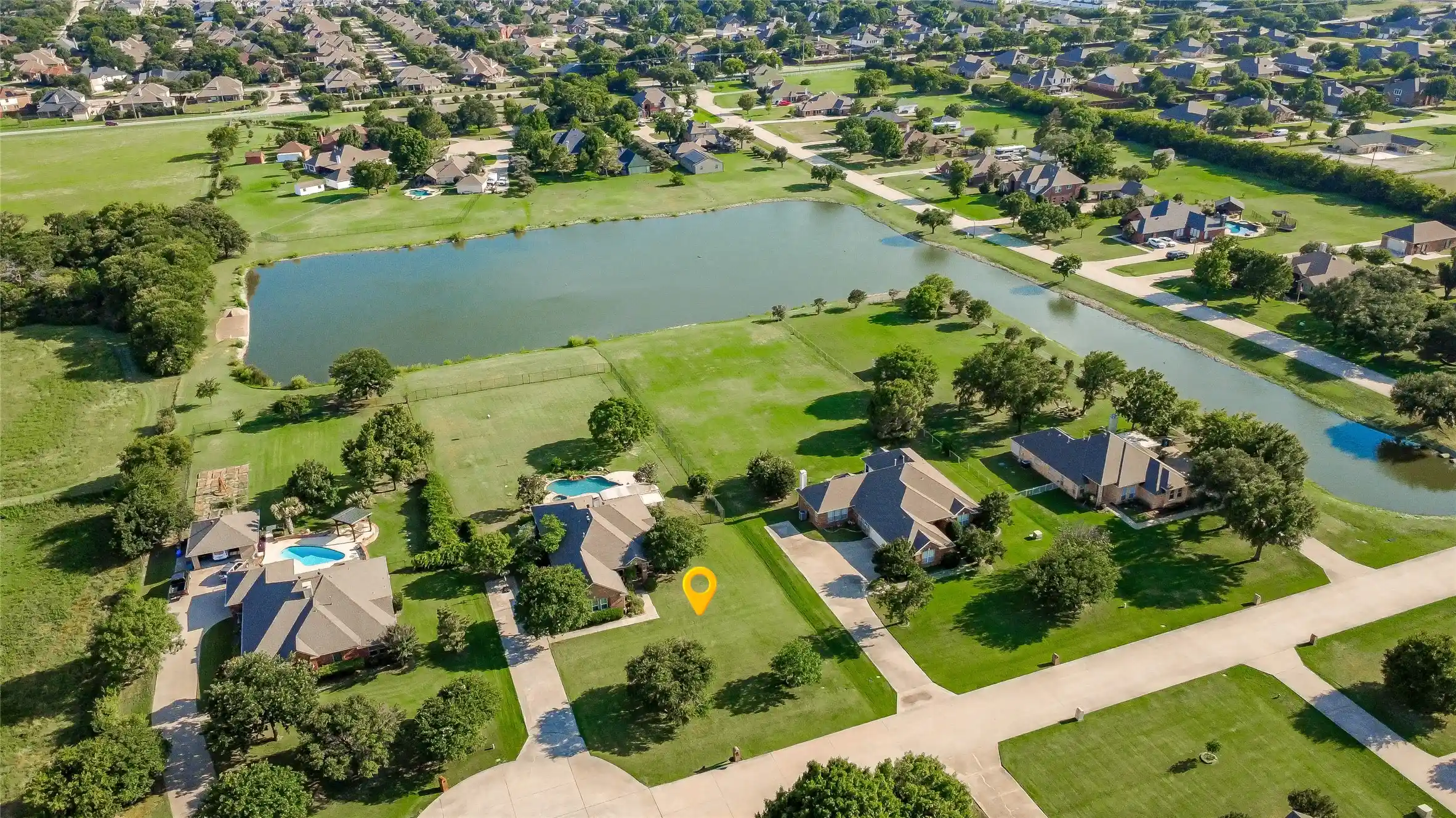 Single family home for sale at 104 Island Cir, Denton, TX 76208 | MLS# 21423390