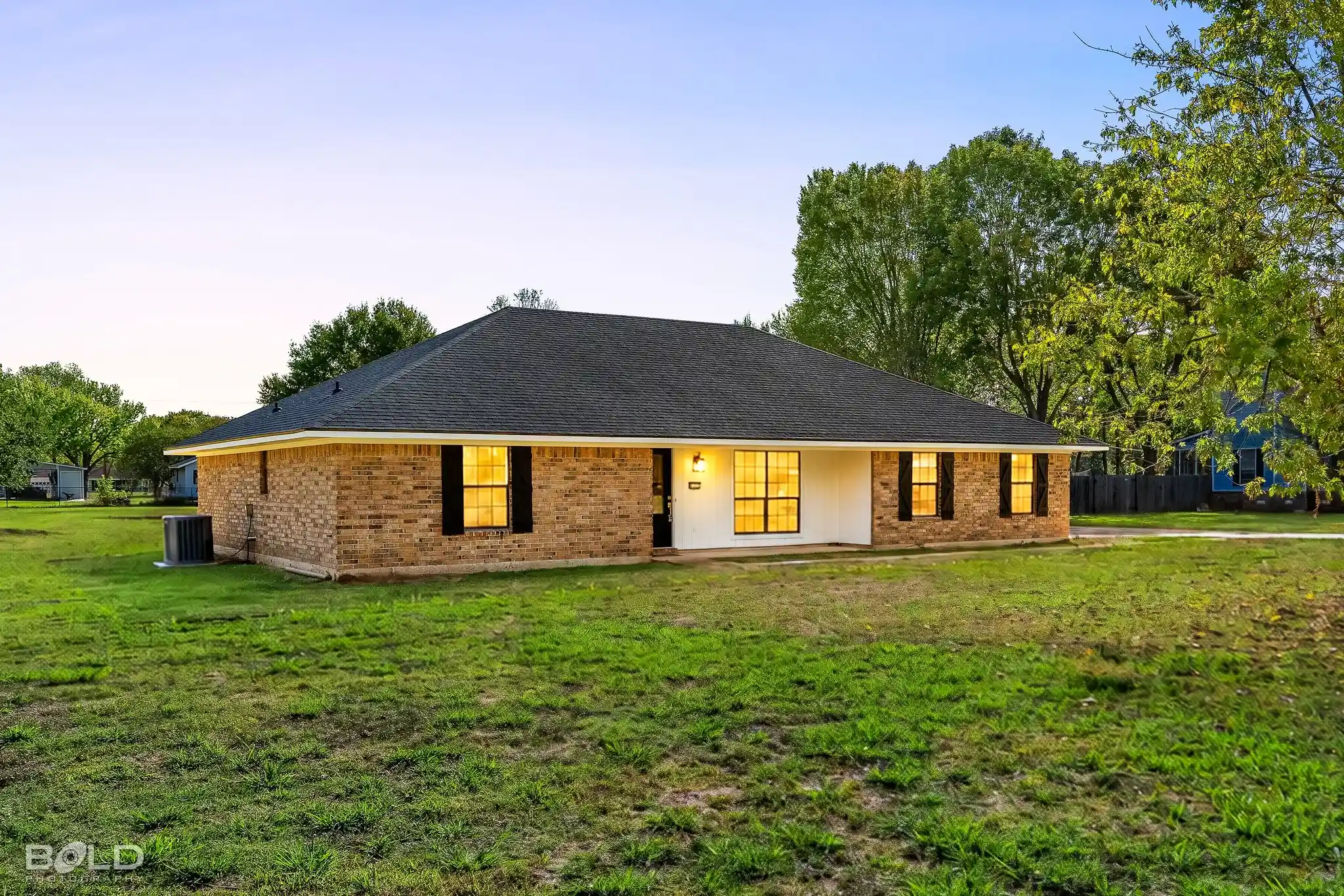 Single family home for sale at 102 Timber Ridge Dr, Bossier City, LA 71112 | MLS# 21423409