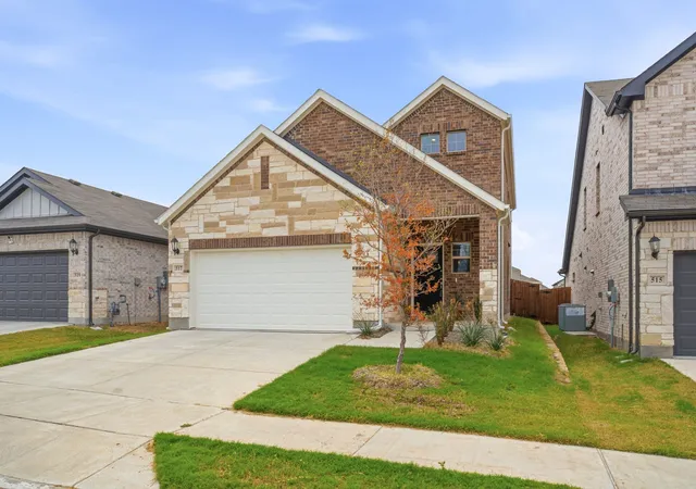Single family home for sale at 517 Ezra Ln, McKinney, TX 75069 | MLS# 21421635